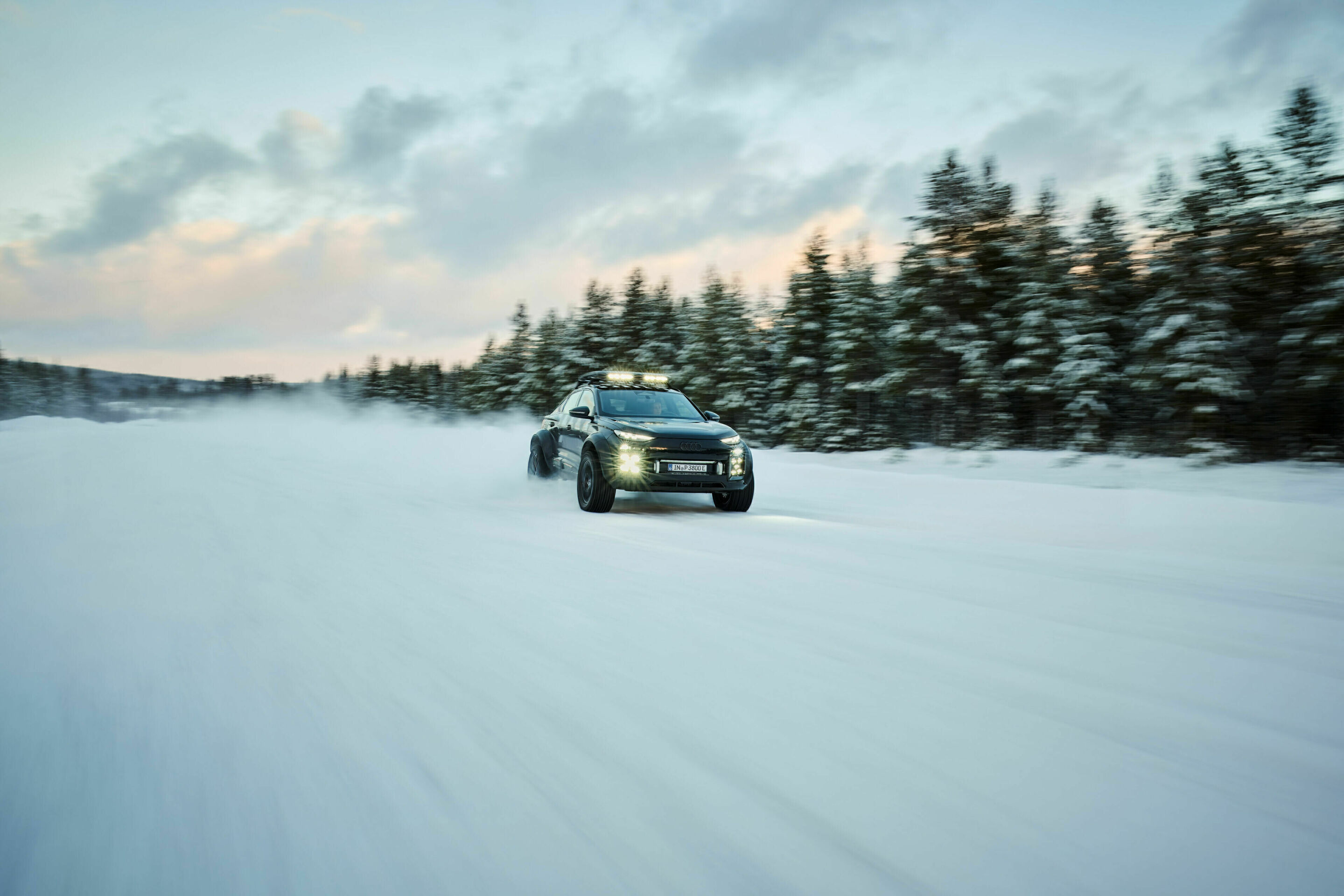 Audi Q6 e-tron offroad concept - Dynamic photo,
Colour: Mythos black metallic, specific wrapping
