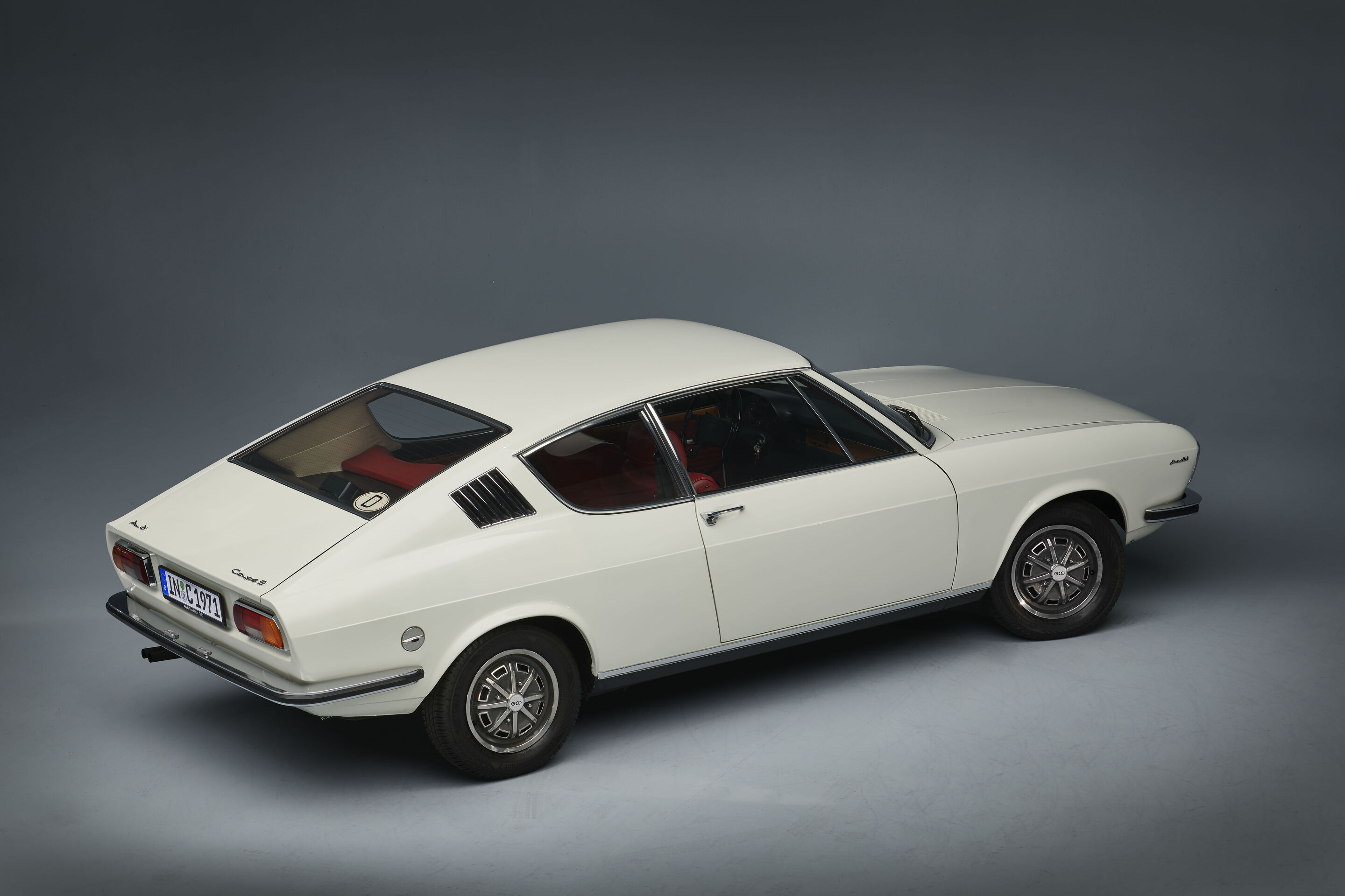 Neues Buch von Audi Tradition: „Audi 100 Coupé S“ - Das Audi 100 Coupé S.