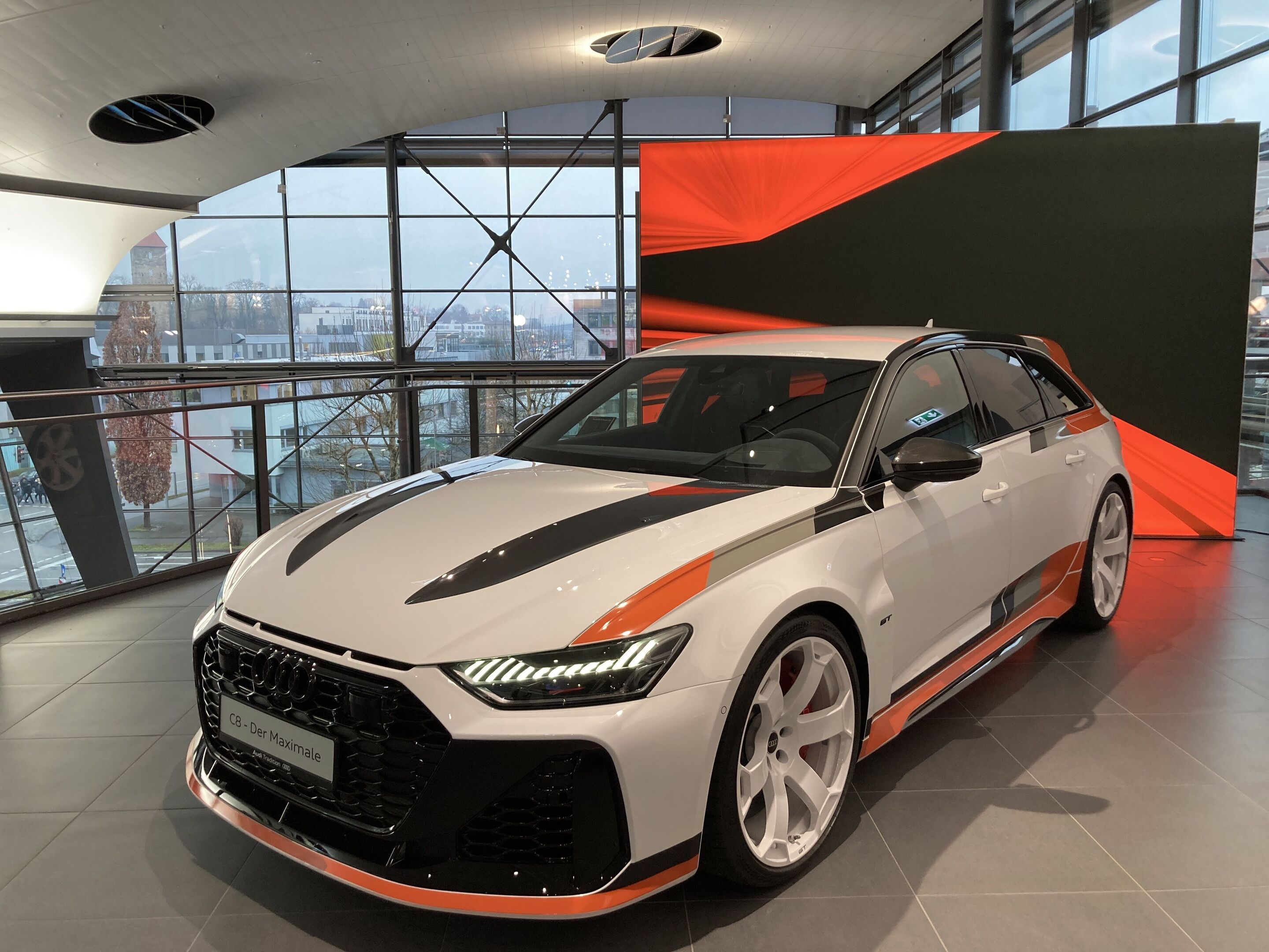 Audi Tradition showcases Audi 100 and A6 history - A look at the Audi Tradition C model series exhibition at the Audi Forum Neckarsulm: the Audi RS6 Avant GT.