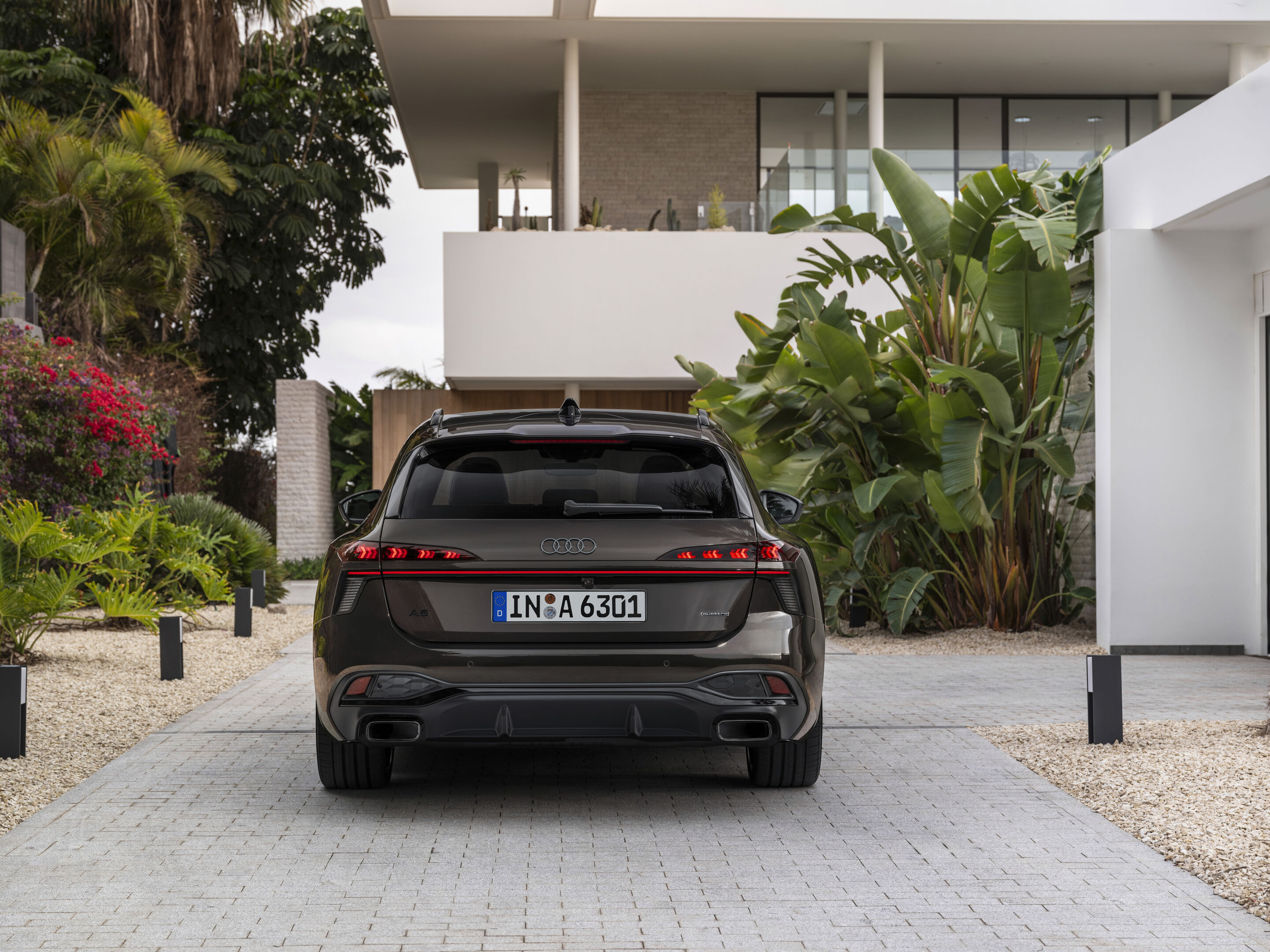 Audi A6 Avant - Standaufnahme, 
Farbe: Madeirabraun Metallic