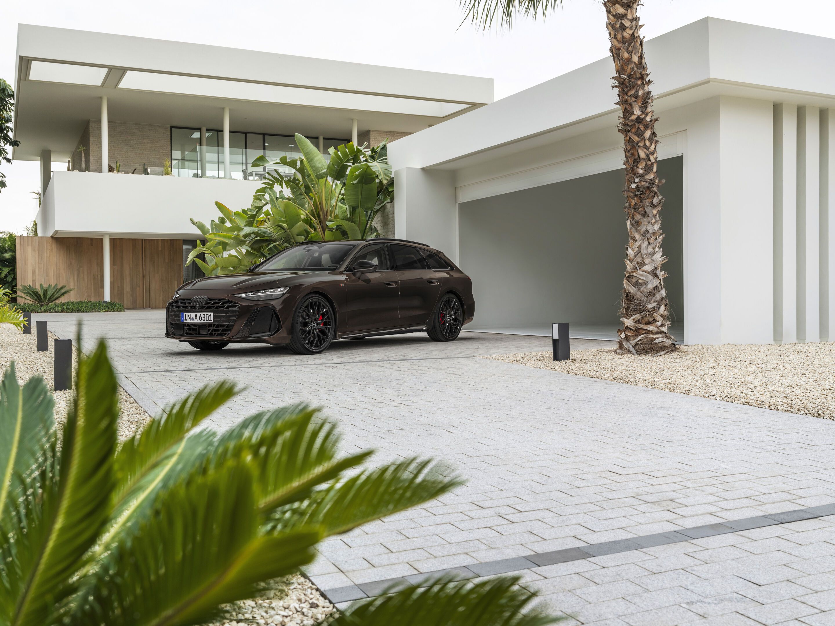 Audi A6 Avant - Static photo, 
Colour: Madeira Brown metallic