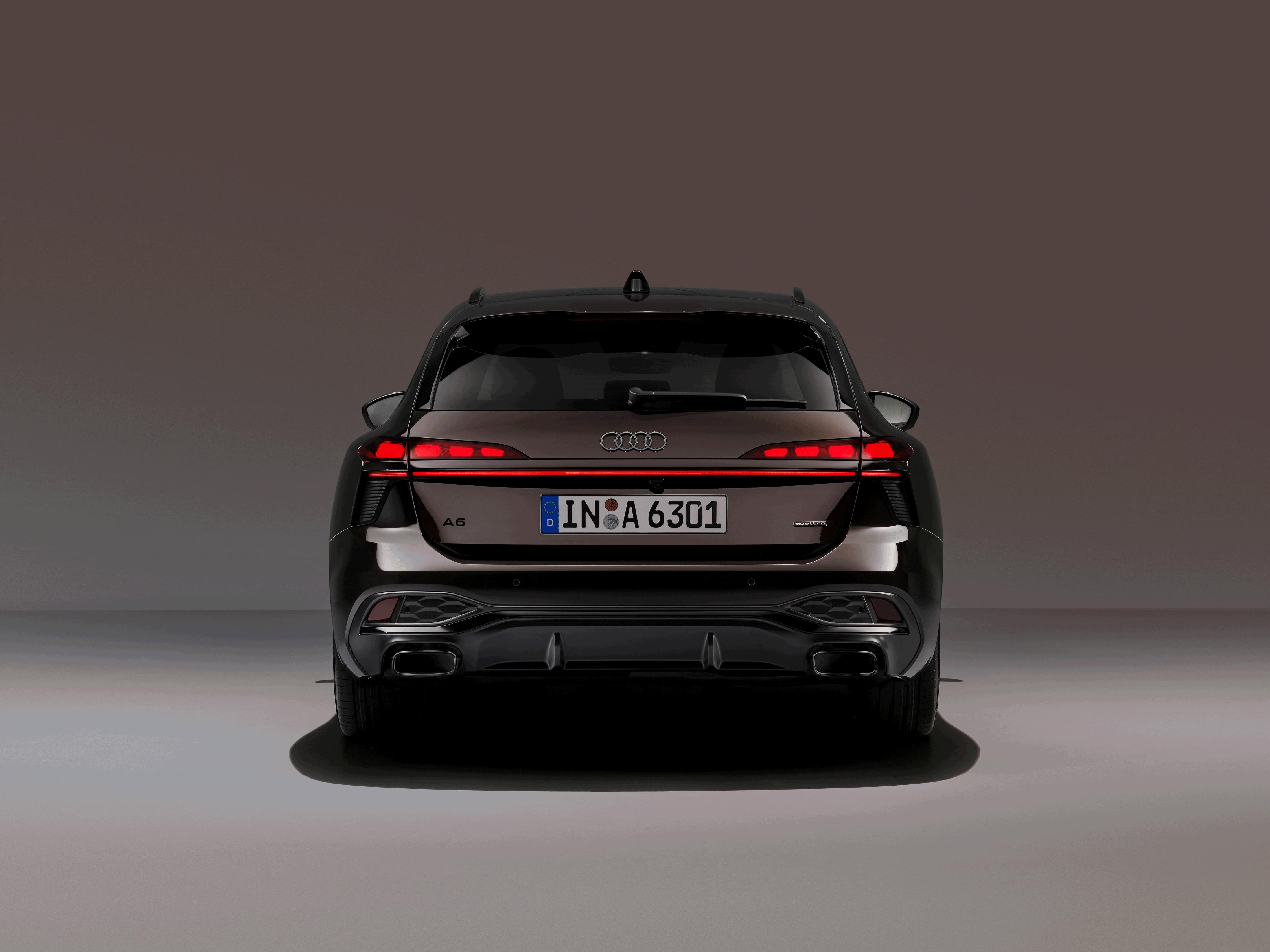 Audi A6 Avant - Standaufnahme, 
Farbe: Madeirabraun Metallic