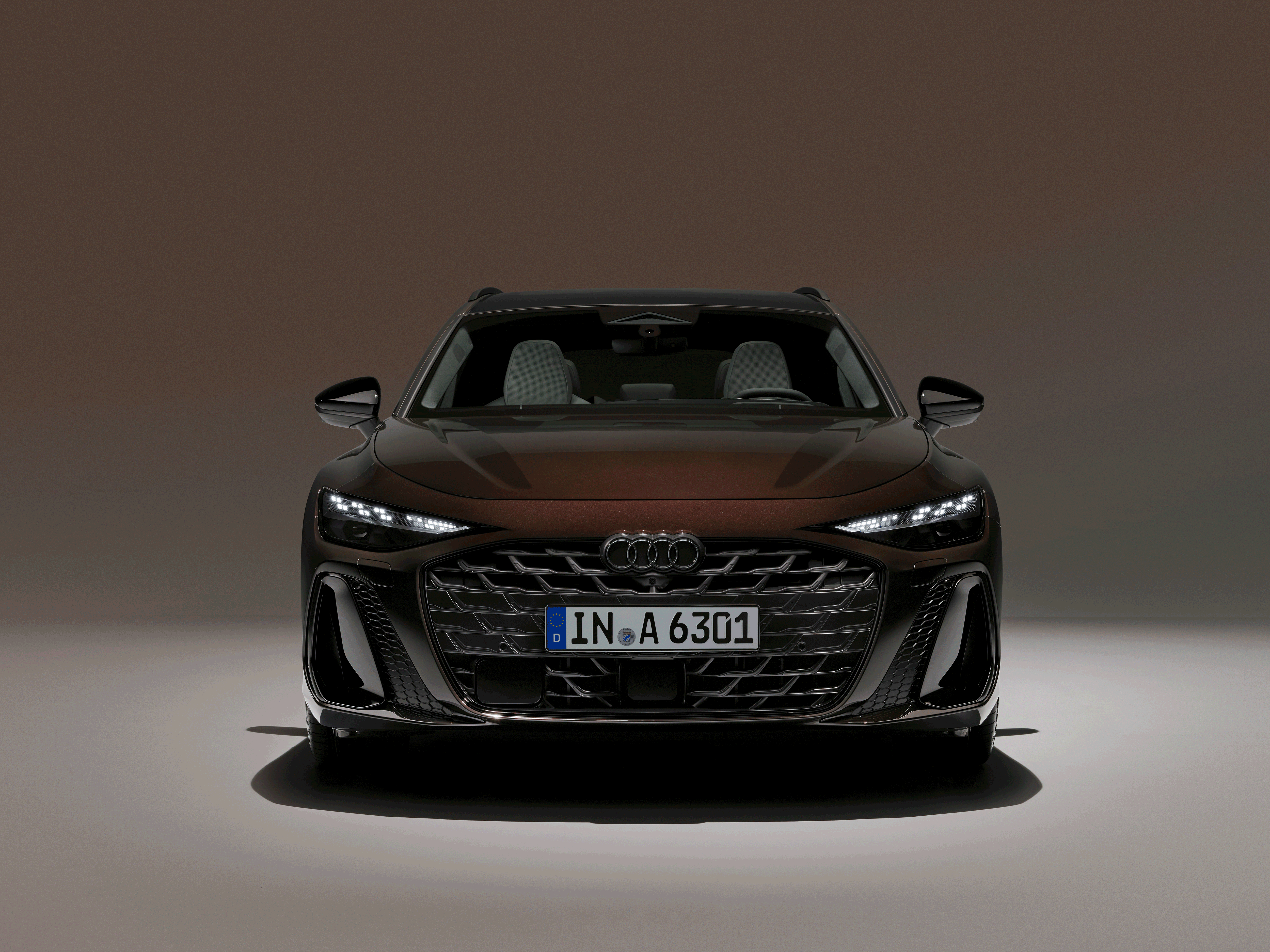 Audi A6 Avant - Standaufnahme, 
Farbe: Madeirabraun Metallic