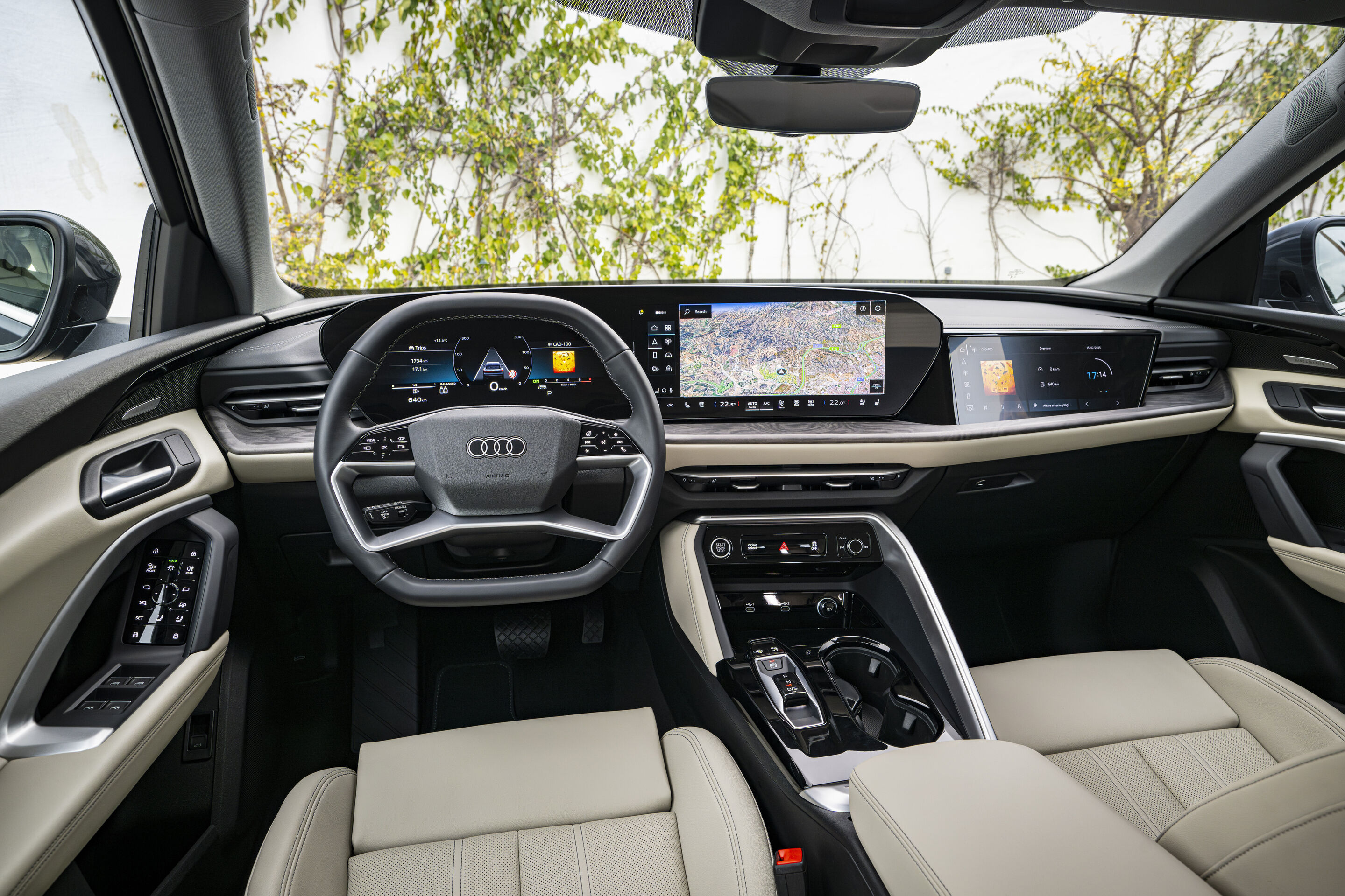 Audi Q5 SUV - Cockpit,
Farbe: Tamboragrau Metallic