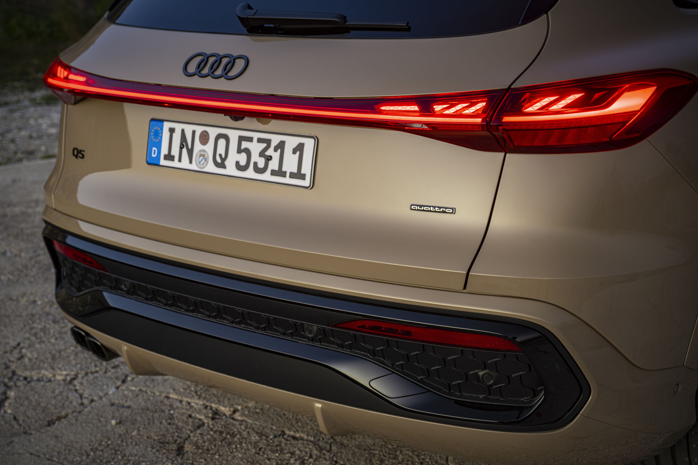 Audi Q5 SUV - Detail,
Farbe: Sakhirgold Metallic