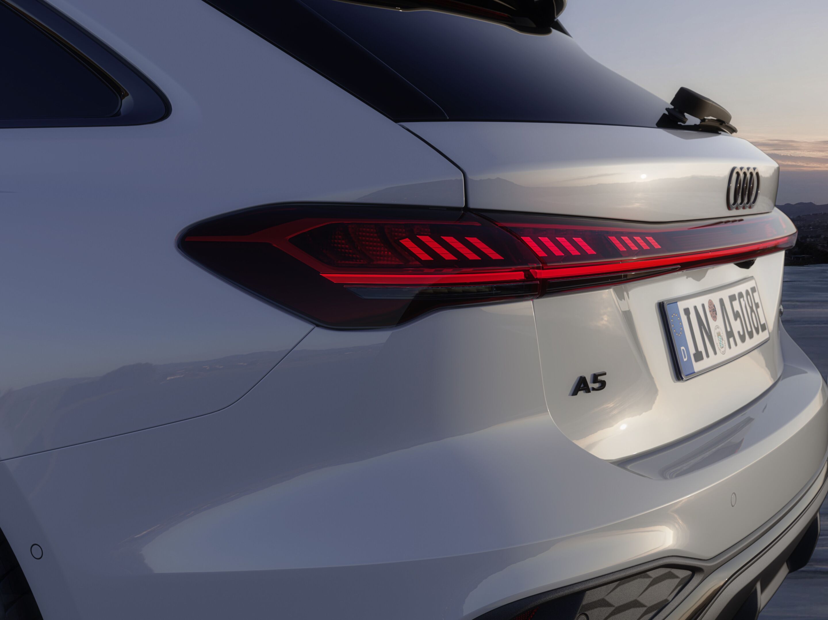 Audi A5 Avant e-hybrid quattro - Detail,
Colour: Glacier white