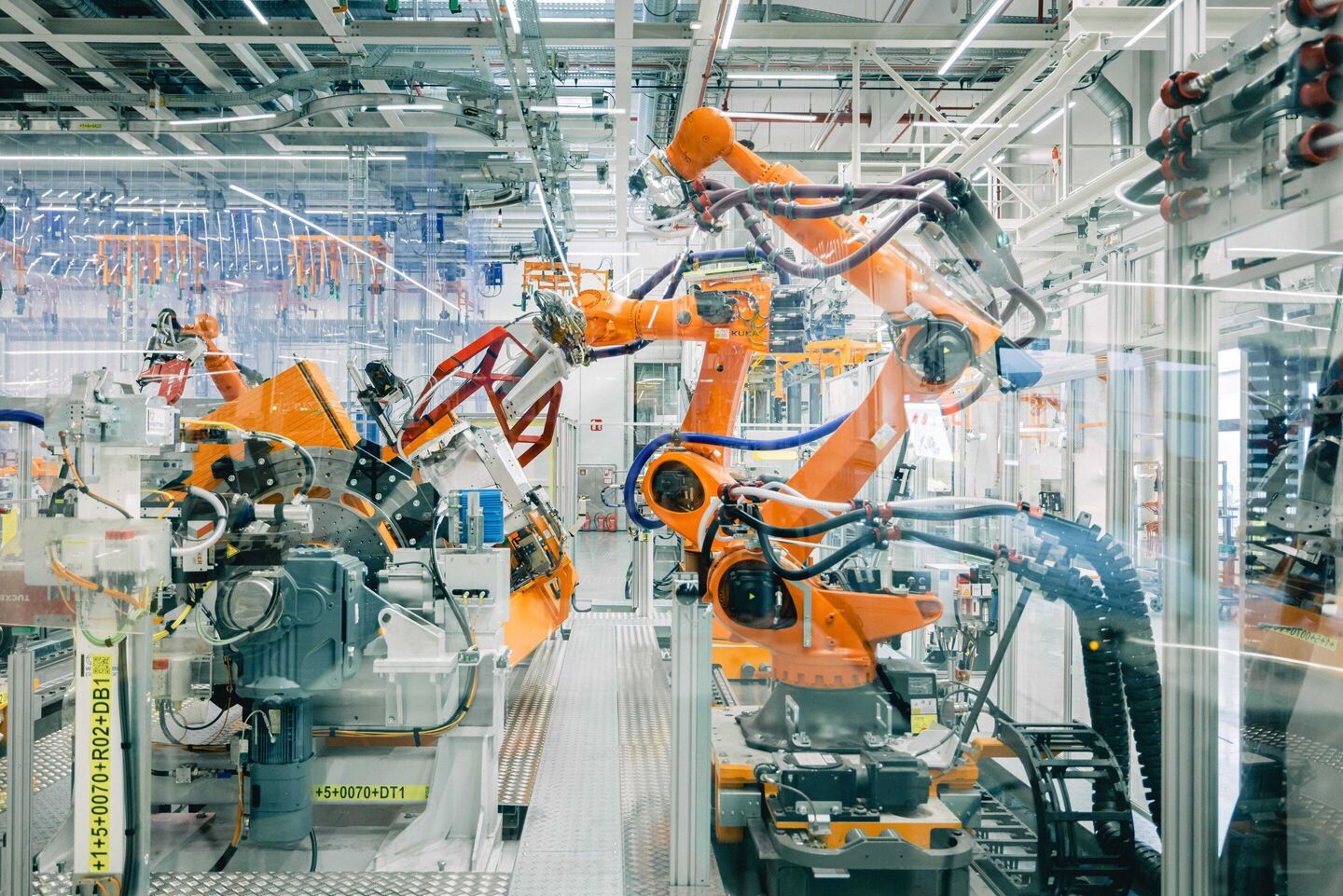 Virtually controlled production a first in Audi body shop | Photo ...