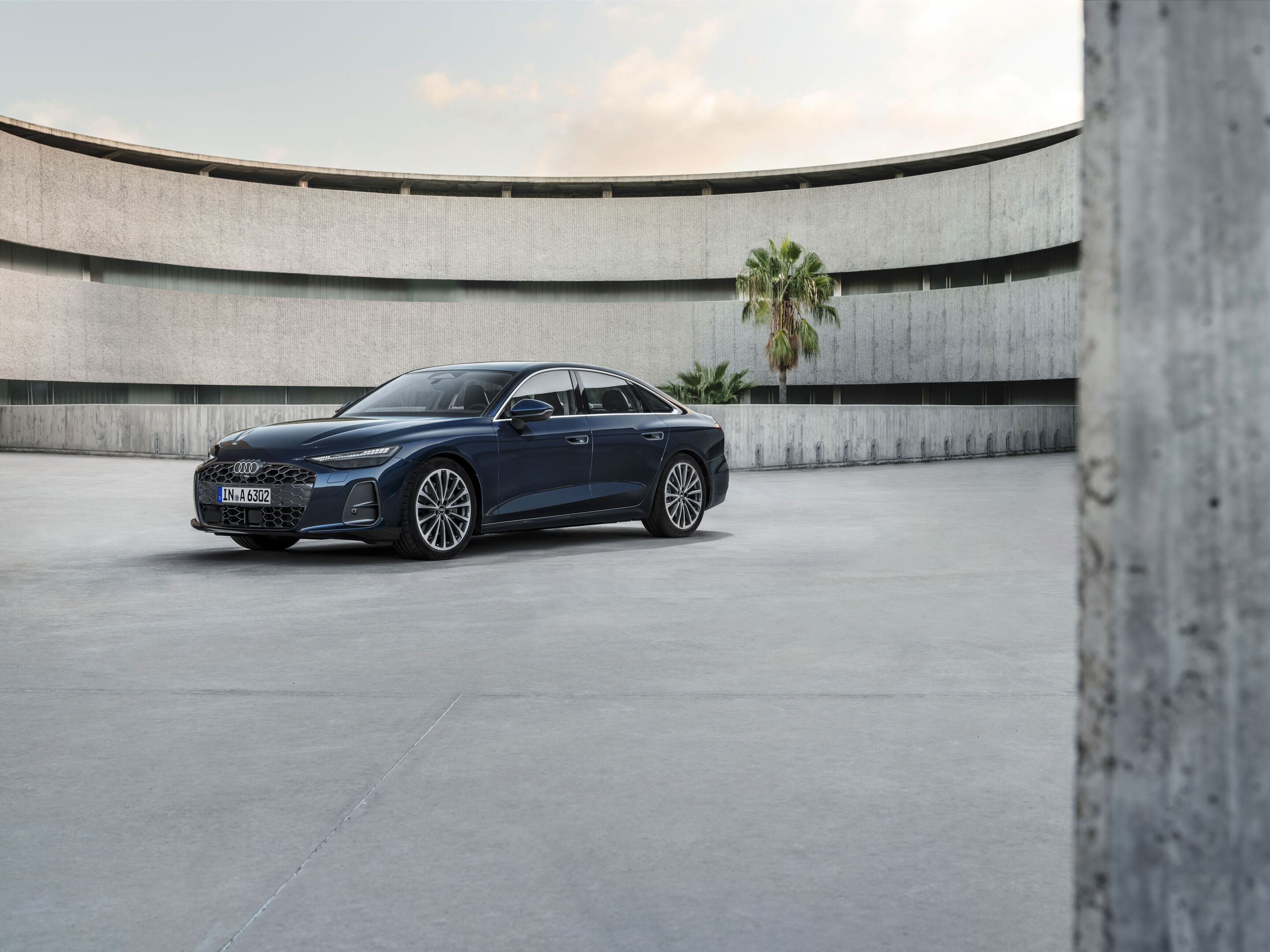 Audi A6 Limousine - Standaufnahme,
Farbe: Firmamentblau Metallic