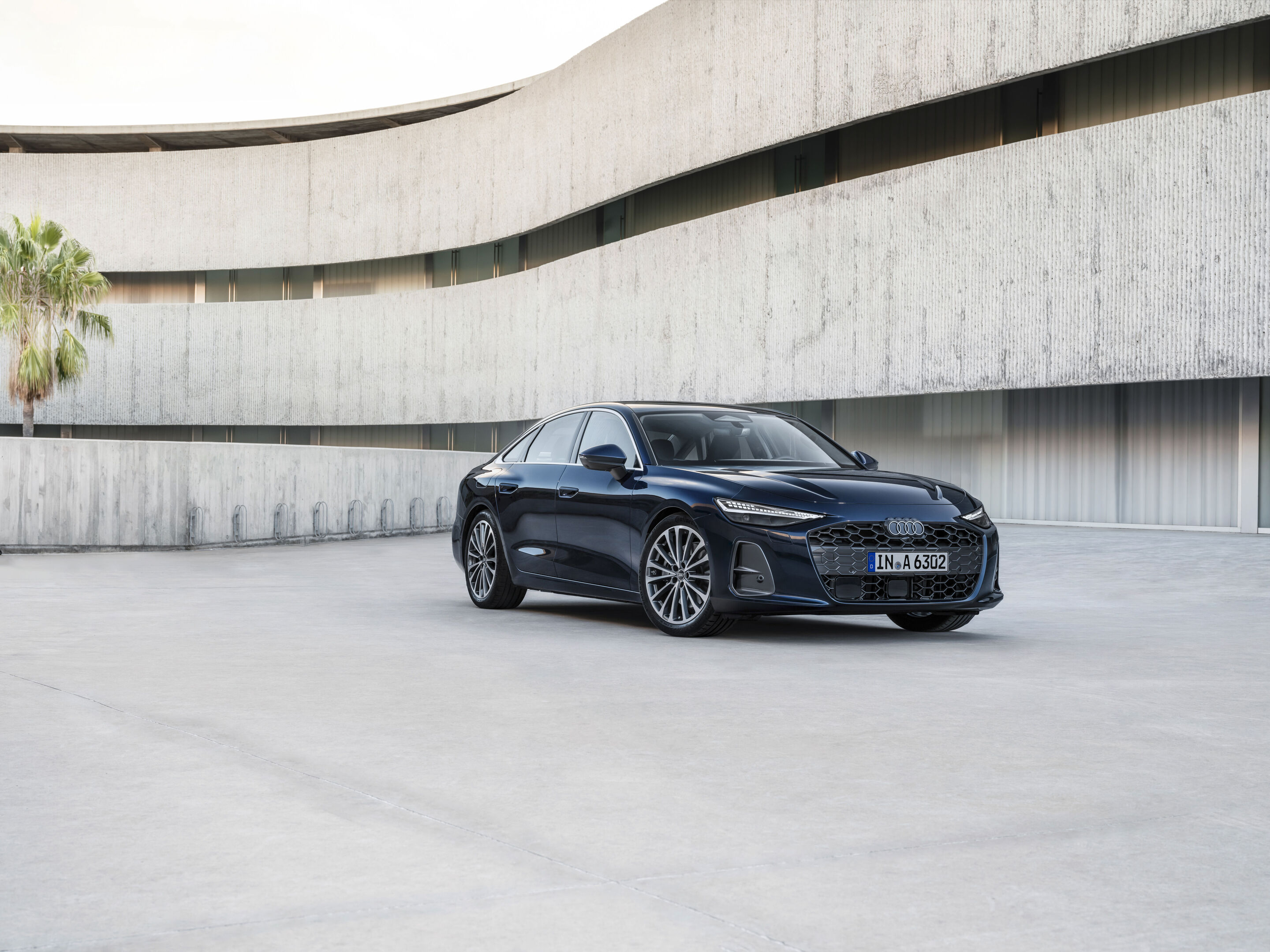 Audi A6 Limousine - Standaufnahme,
Farbe: Firmamentblau Metallic