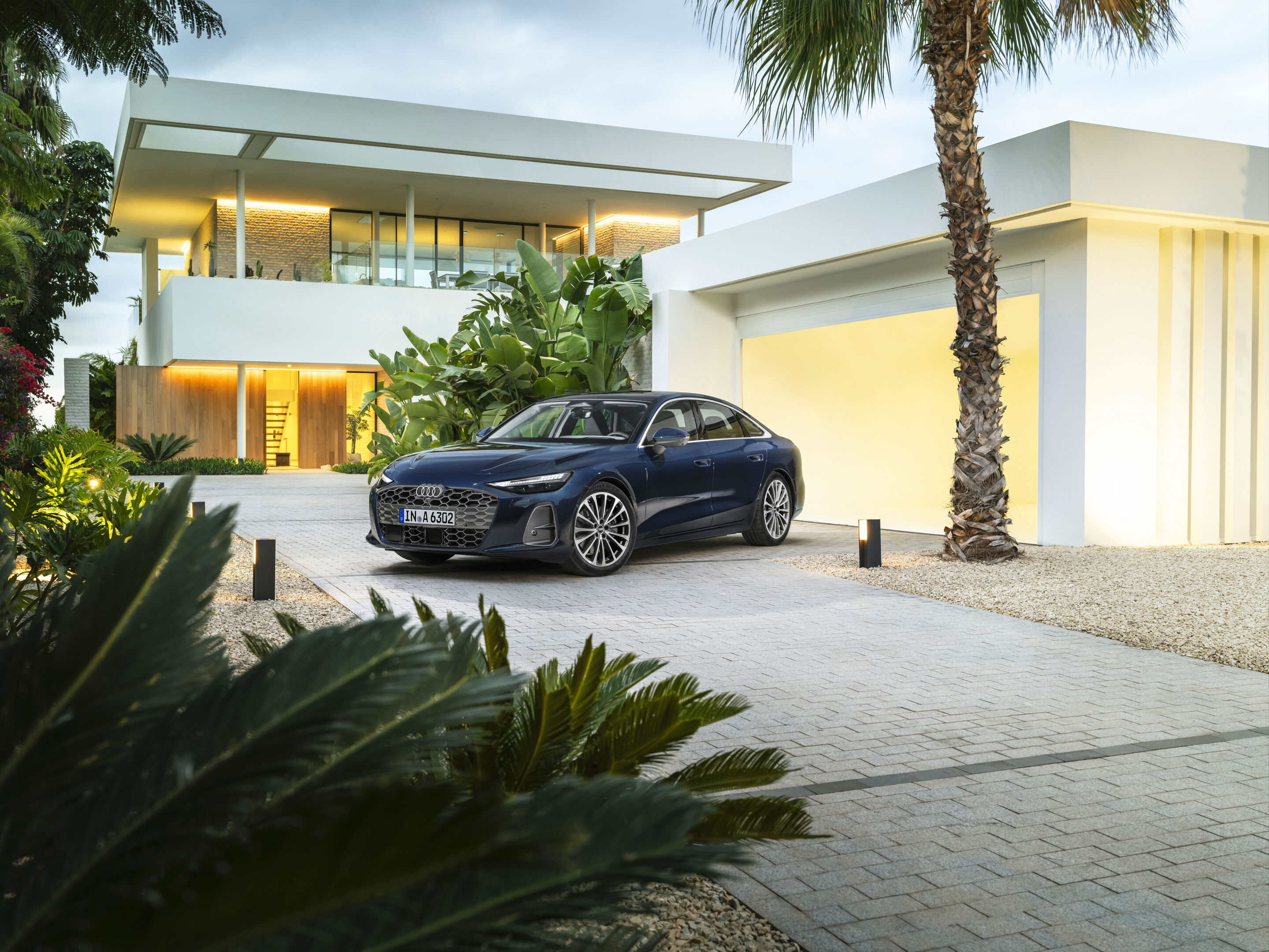 Audi A6 Limousine - Standaufnahme,
Farbe: Firmamentblau Metallic