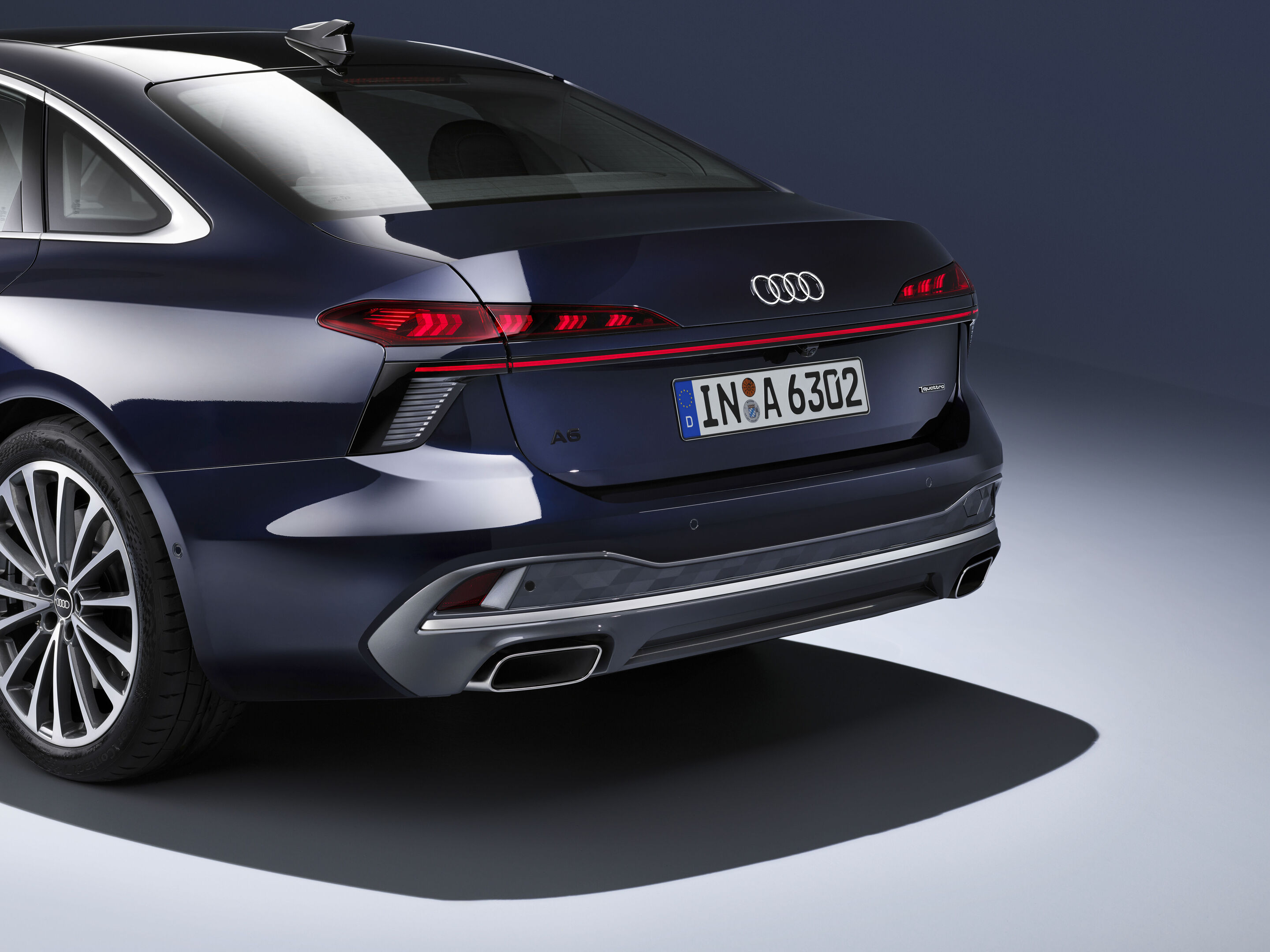 Audi A6 Limousine - Standaufnahme,
Farbe: Firmamentblau Metallic