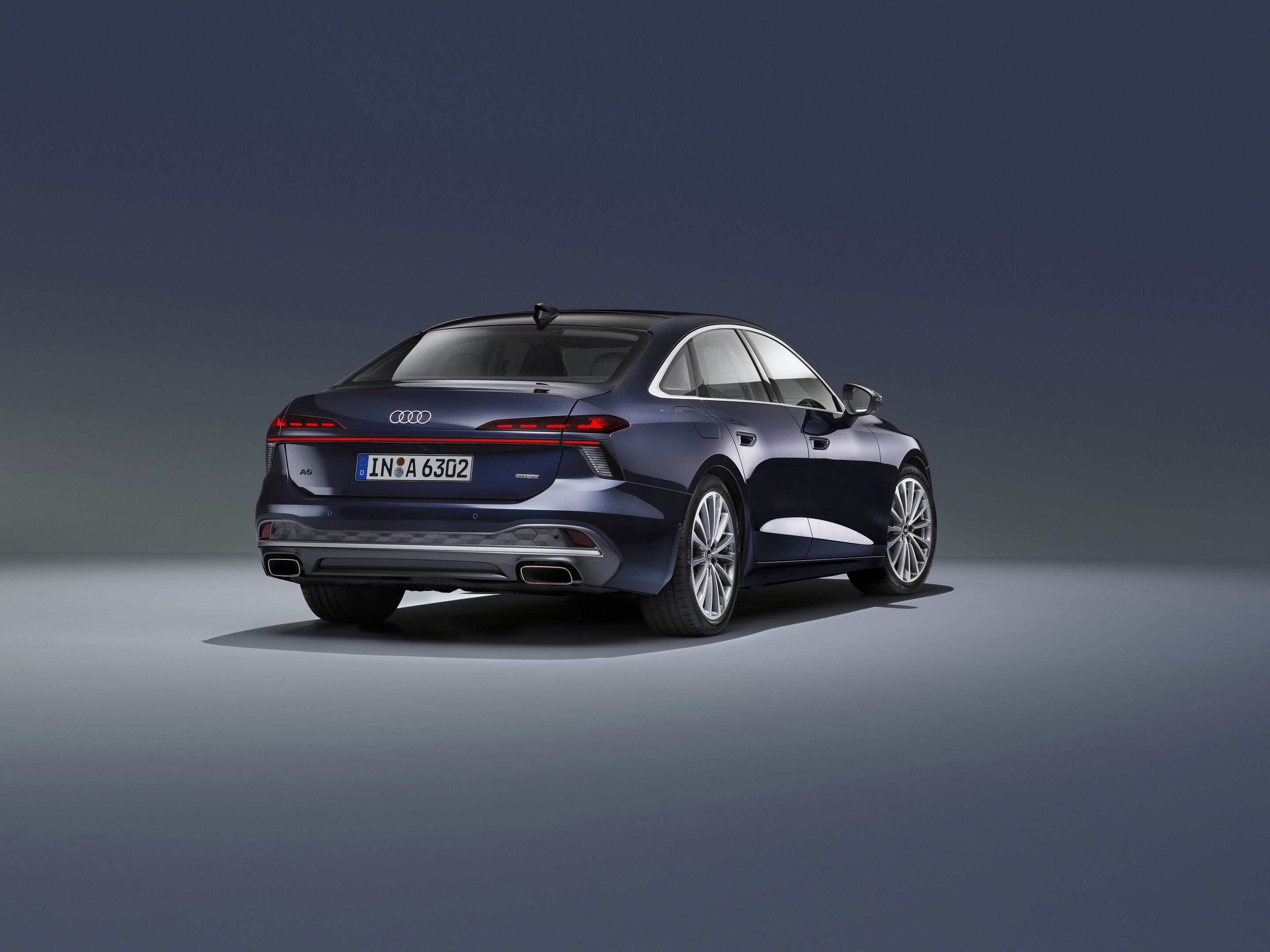 Audi A6 Limousine - Standaufnahme,
Farbe: Firmamentblau Metallic