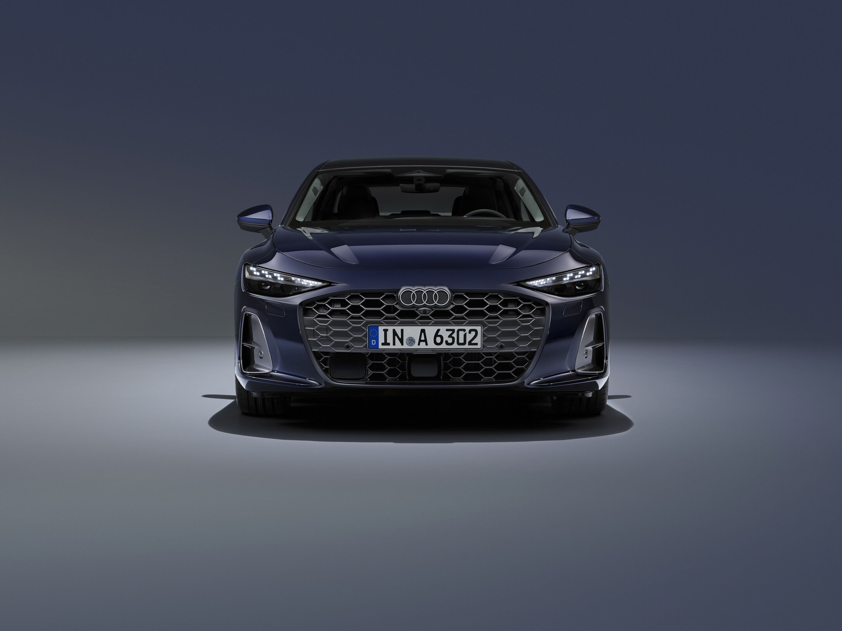 Audi A6 Limousine - Standaufnahme,
Farbe: Firmamentblau Metallic
