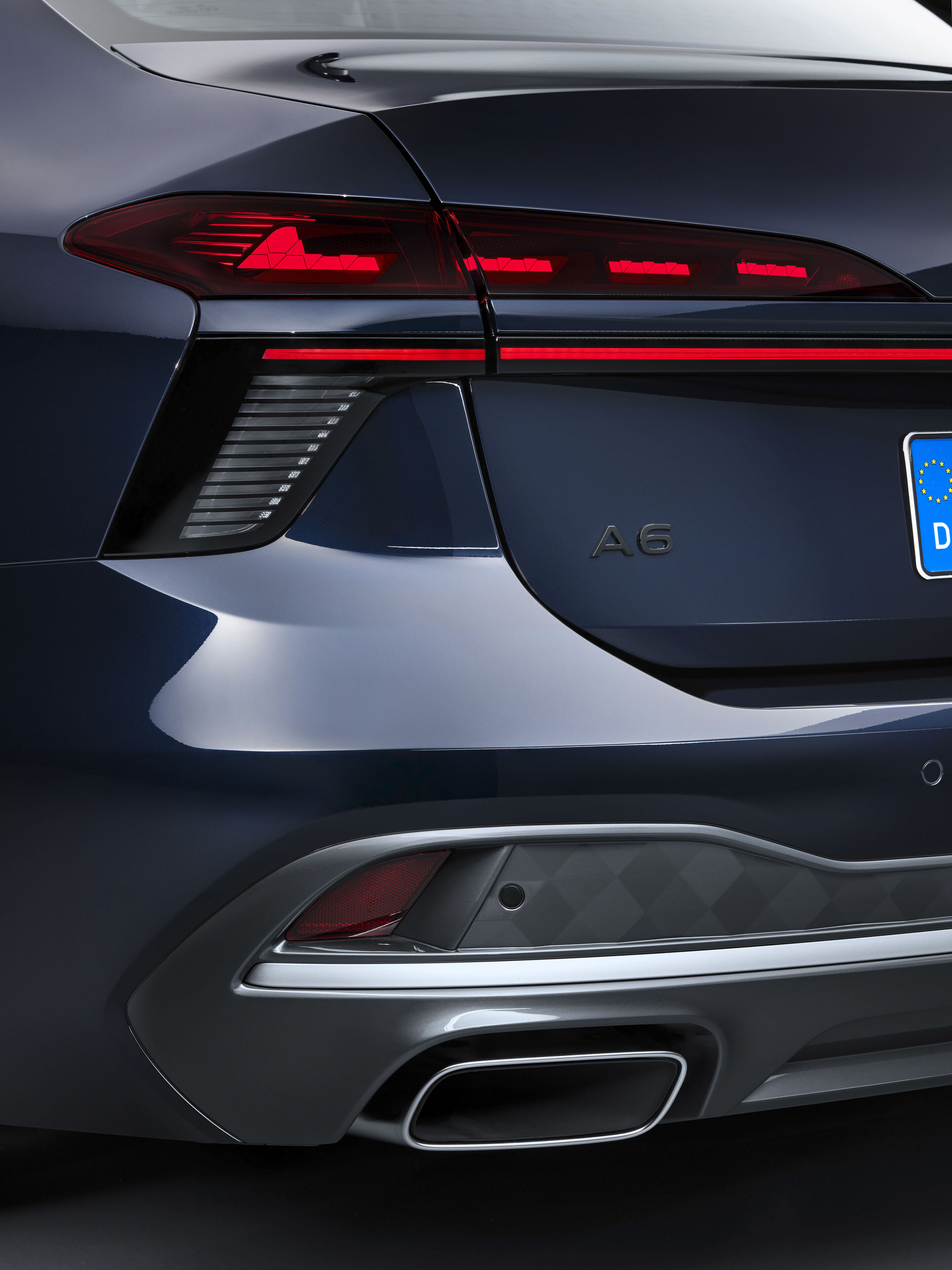 Audi A6 Limousine - Detail,
Farbe: Firmamentblau Metallic