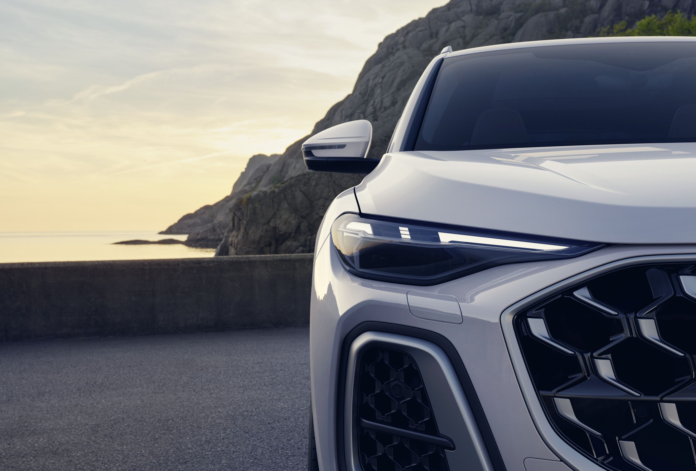 Audi Q5 SUV e-hybrid - Detail,
Farbe: Gletscherweiß