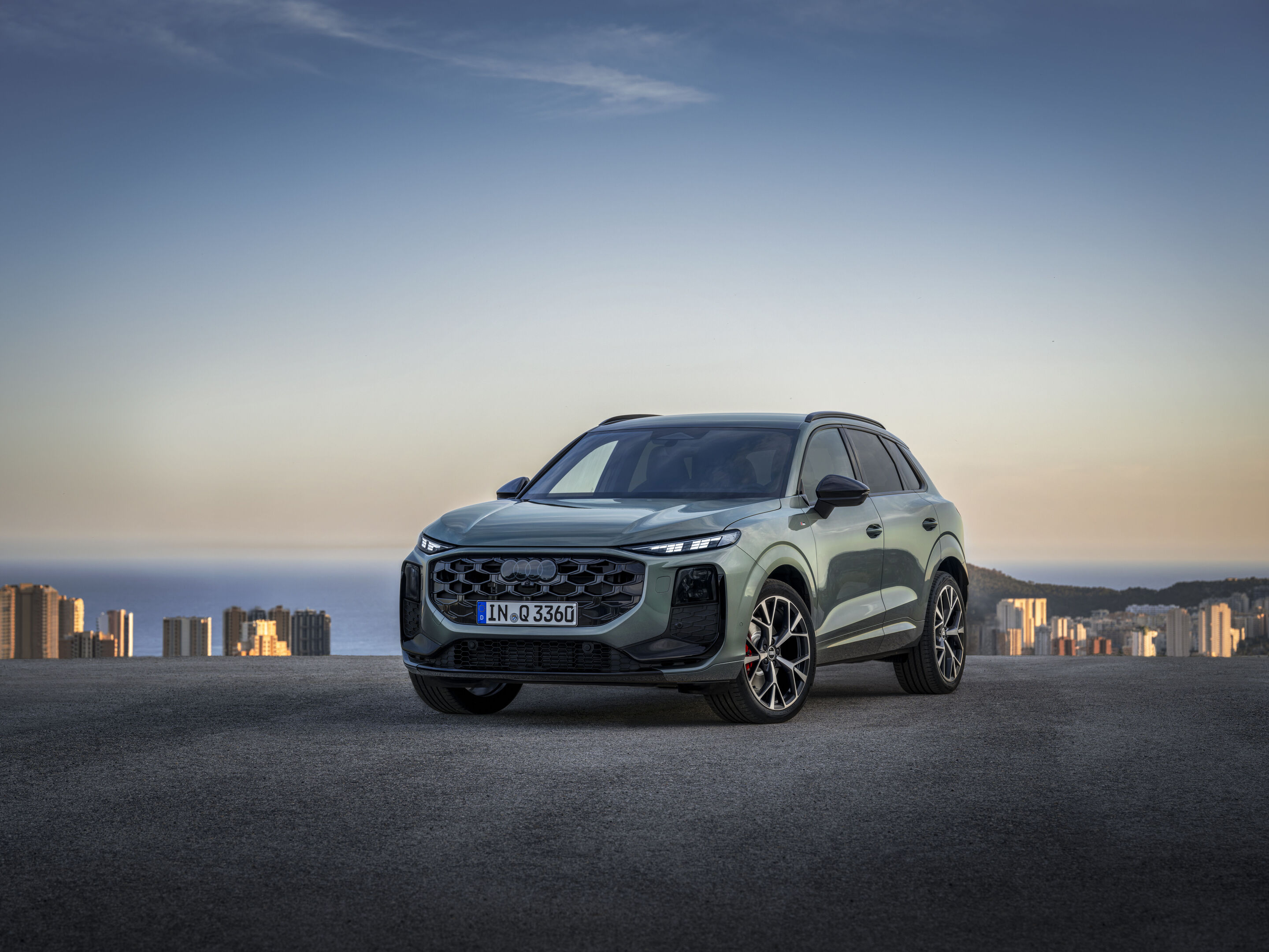 Audi Q3 SUV - Standaufnahme,
Farbe: Salbeigrün