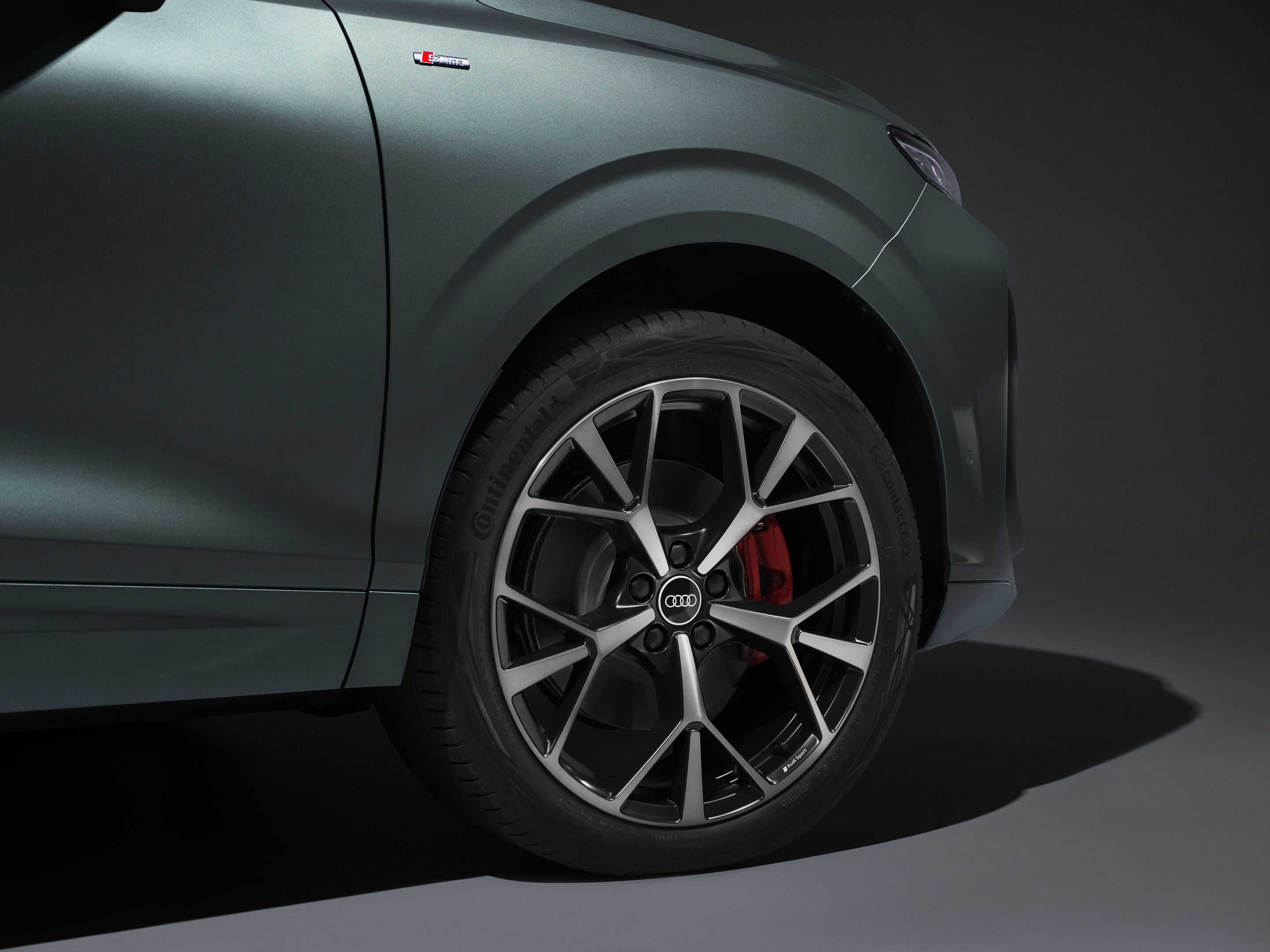 Audi Q3 SUV - Detail,
Farbe: Salbeigrün
