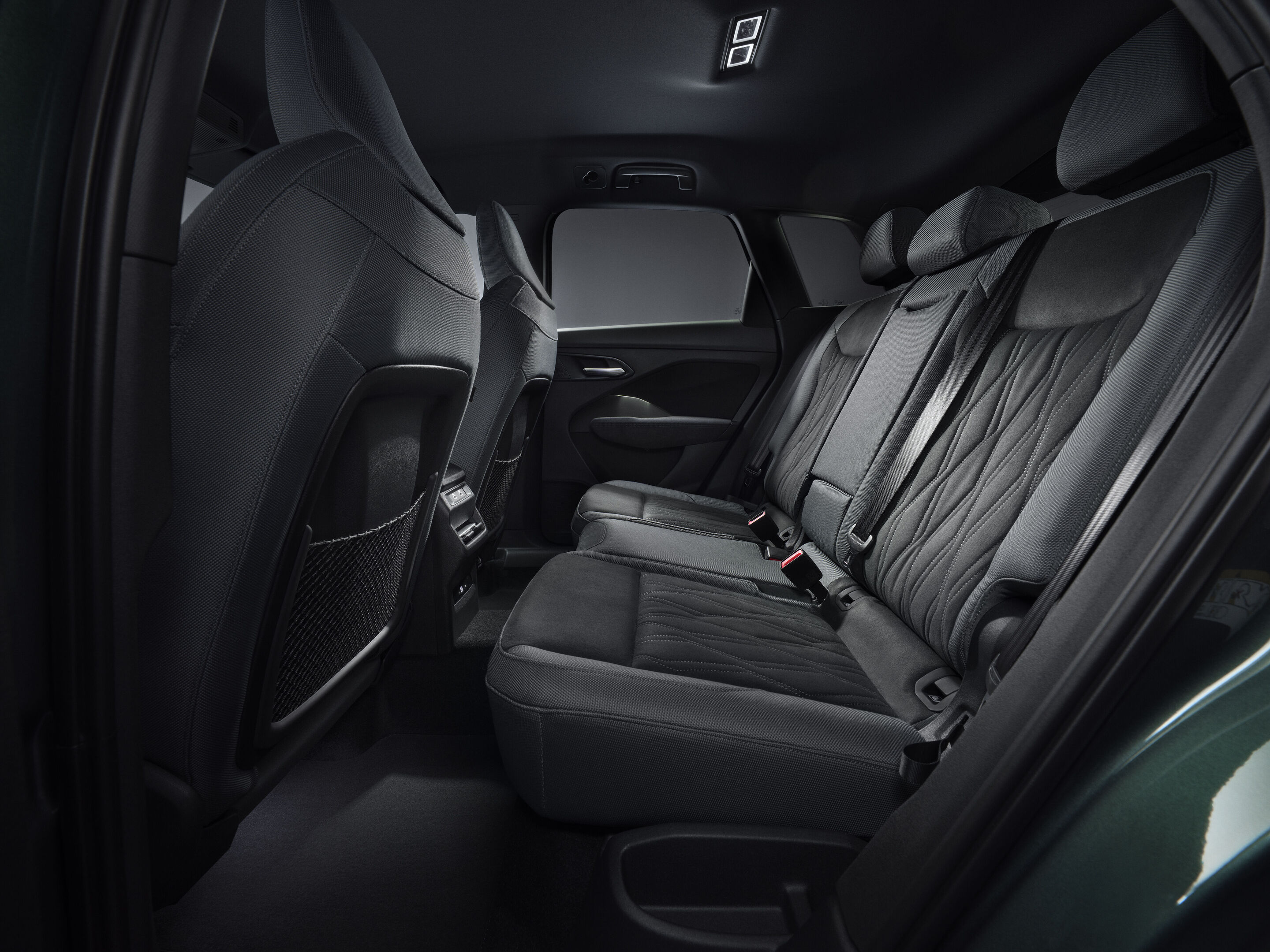 Audi Q3 SUV - Audi Q3, Studio-Interieuraufnahme, Fond
