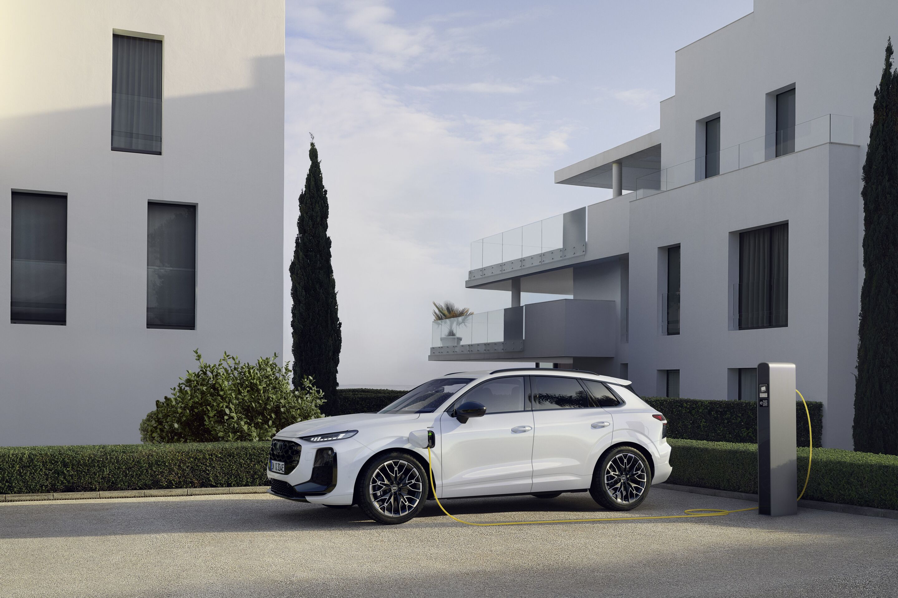 Audi Q3 SUV e-hybrid - Standaufnahme,
Farbe: Gletscherweiß