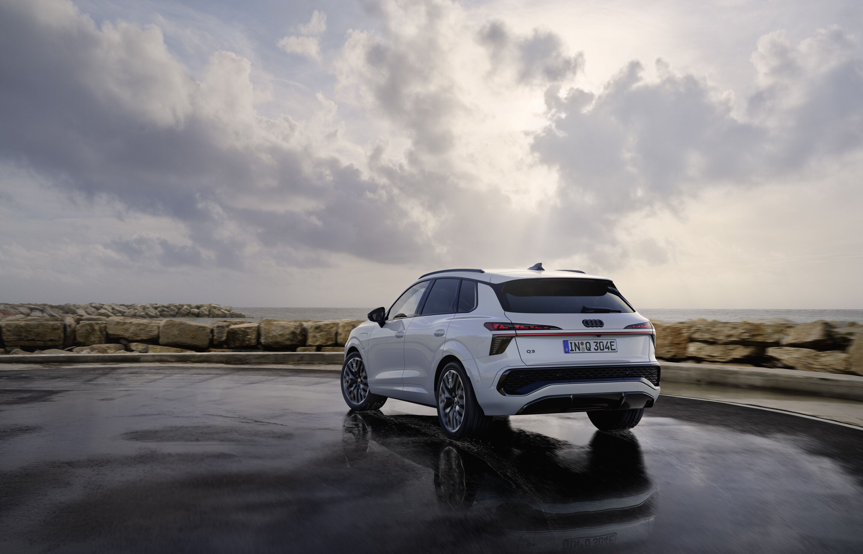 Audi Q3 SUV e-hybrid - Standaufnahme,
Farbe: Gletscherweiß