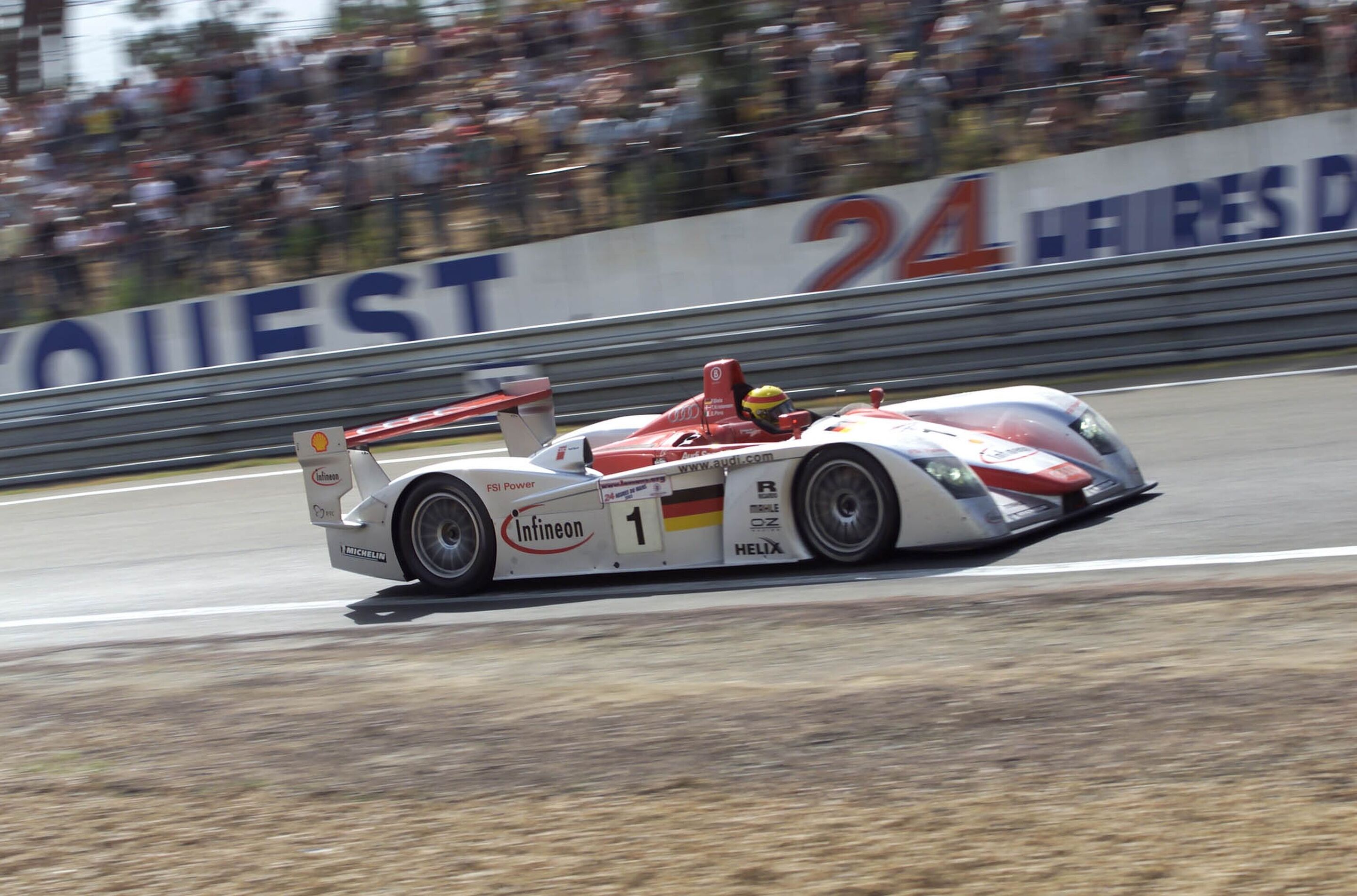 gamescom: Audi Tradition zeigt Le Mans Siegerauto - Dieser Audi R8 Le Mans Prototyp hat den Sieg bei den 24 Stunden von Le Mans eingefahren. Audi Tradition zeigt den 610 PS starken Boliden vom 20. bis 24. August 2025 auf der gamescom in Köln, der weltweit...