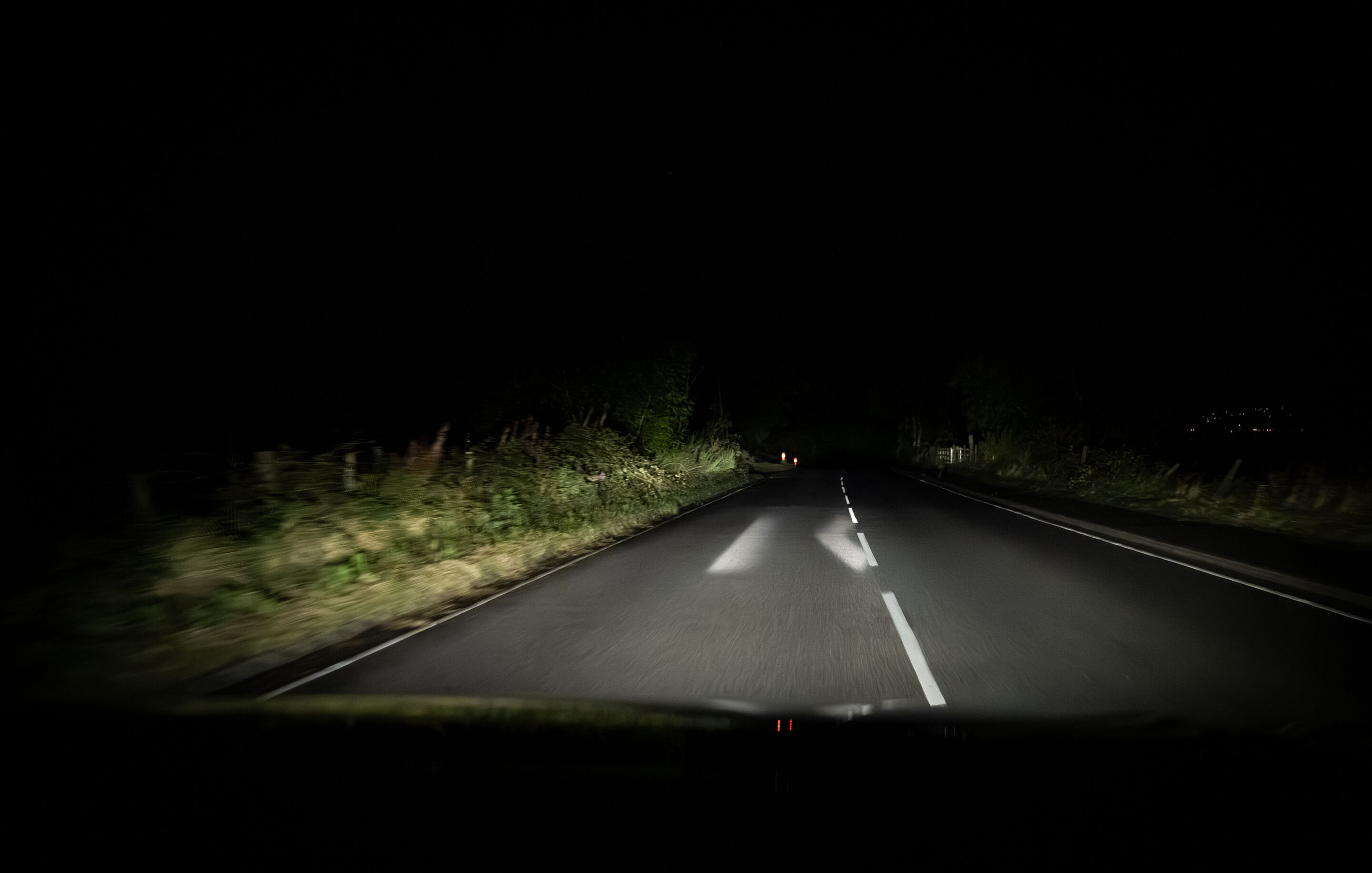 „Digitales Licht ermöglicht ein Plus an Sicherheit“ - Digitale Matrix LED-Scheinwerfer des Audi Q3 mit aktiviertem Orientierungslicht