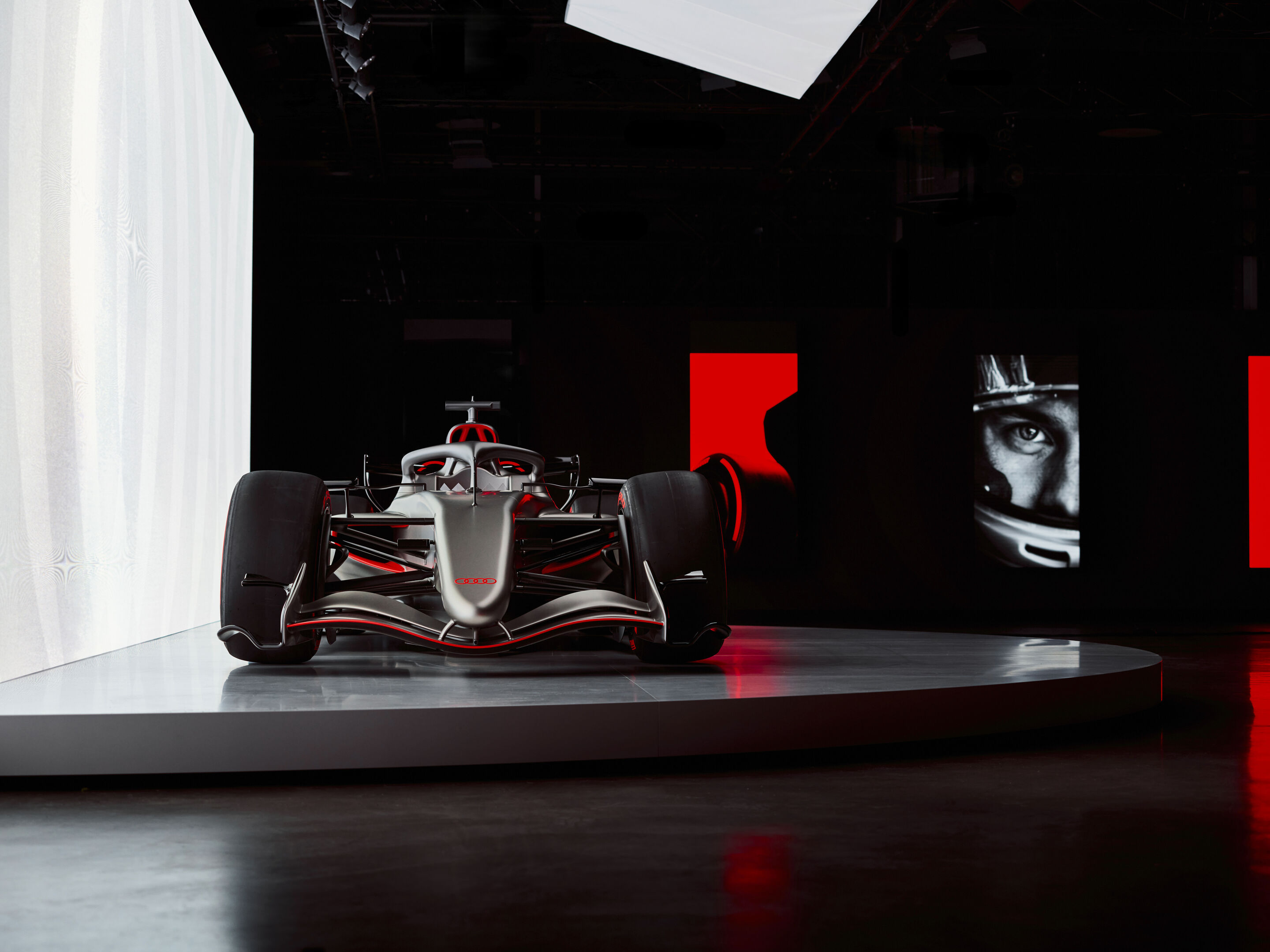 Audi enthüllt Design für die Formel 1 - Der Audi R26 Concept gibt einen Ausblick auf den Markenauftritt in der Königsklasse des Motorsports. Impressionen vom Reveal-Event „Audi One“ in München, 12. November 2025.
