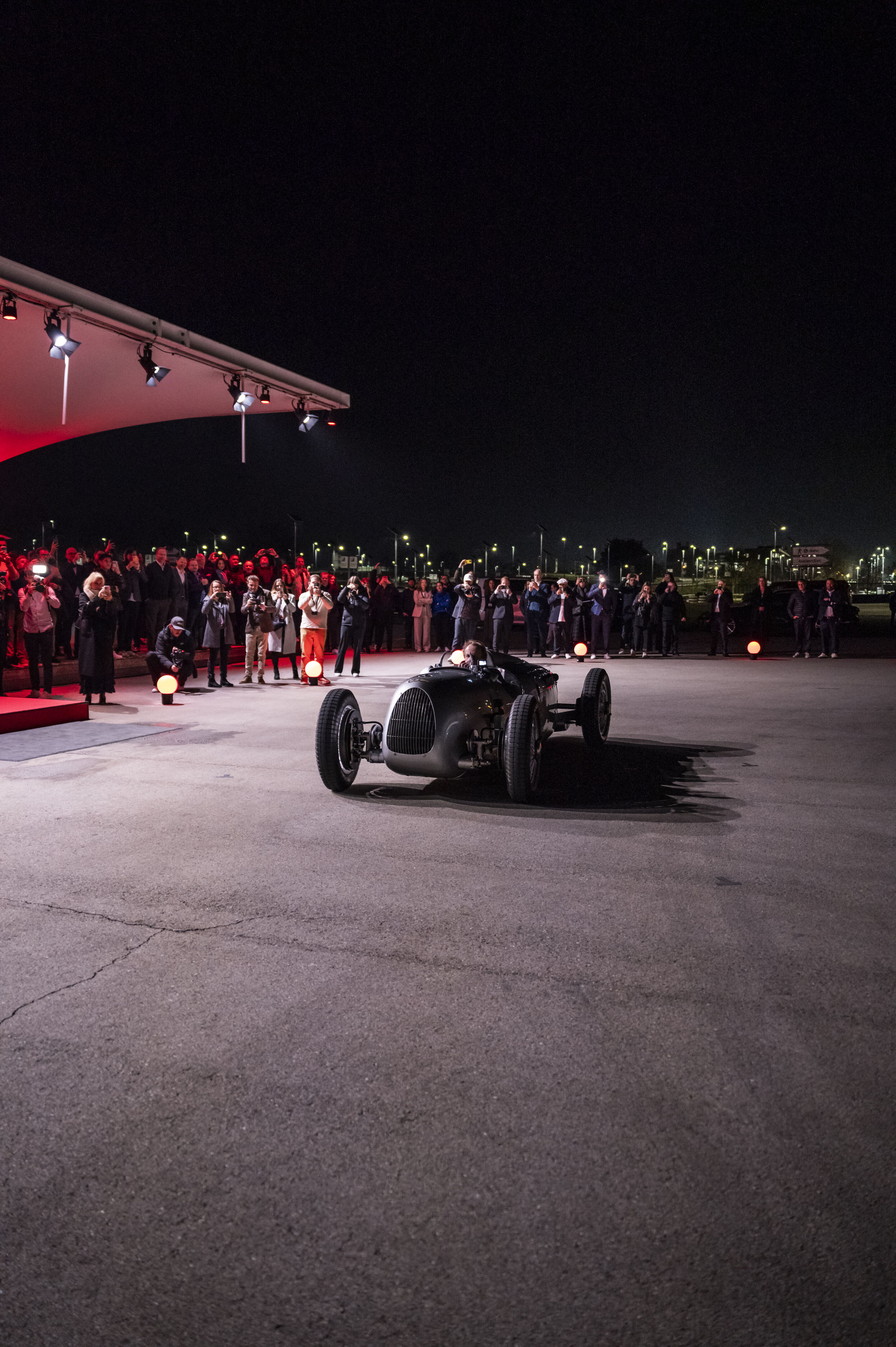 Motorsport-Legenden begrüßen den Audi R26 Concept - Audi Fahrer-Legenden sind zu Gast beim Event „Audi One“ in München, 12. November 2025: Frank Biela im Auto Union Typ C