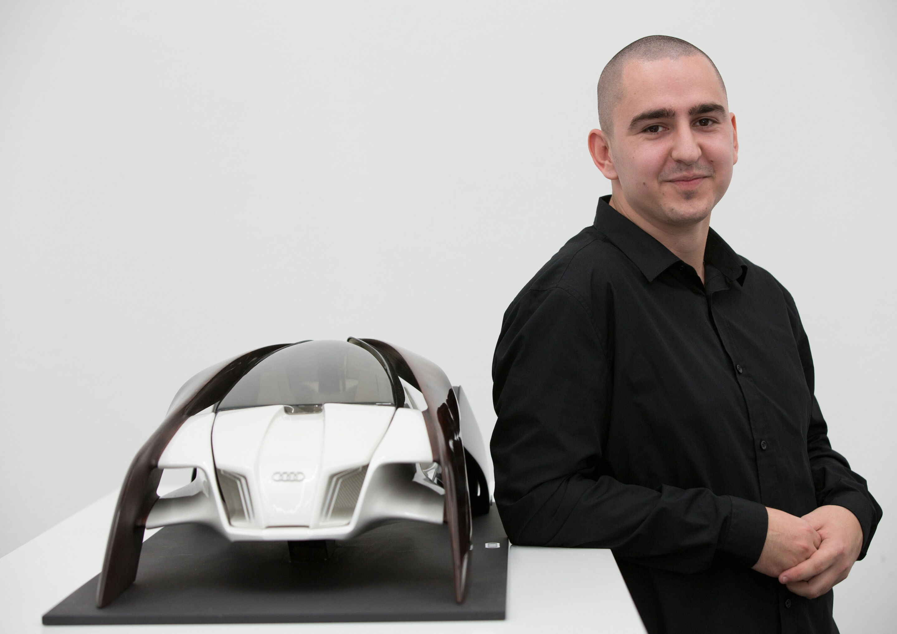 Hochschulen zu Gast bei Audi Design UNIverse - Der Designstudent Robert Mucska von der Academy of Fine Arts and Design aus Bratislava mit seinem Projekt „Wood Aerodynamics“ für die Hochschulkooperation mit Audi.