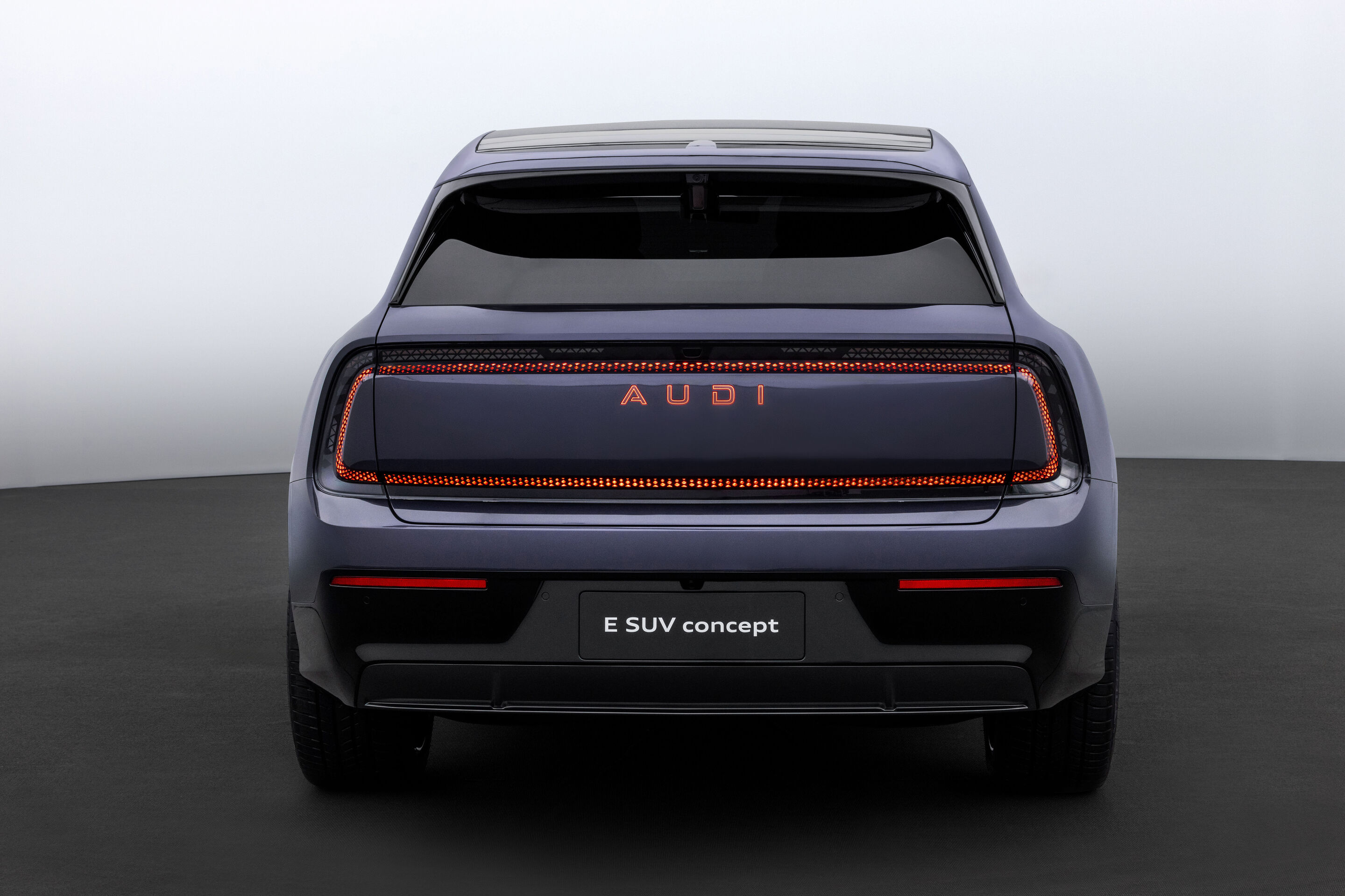 AUDI E SUV concept - Indoor-Standaufnahme, Exterieur, Heck
