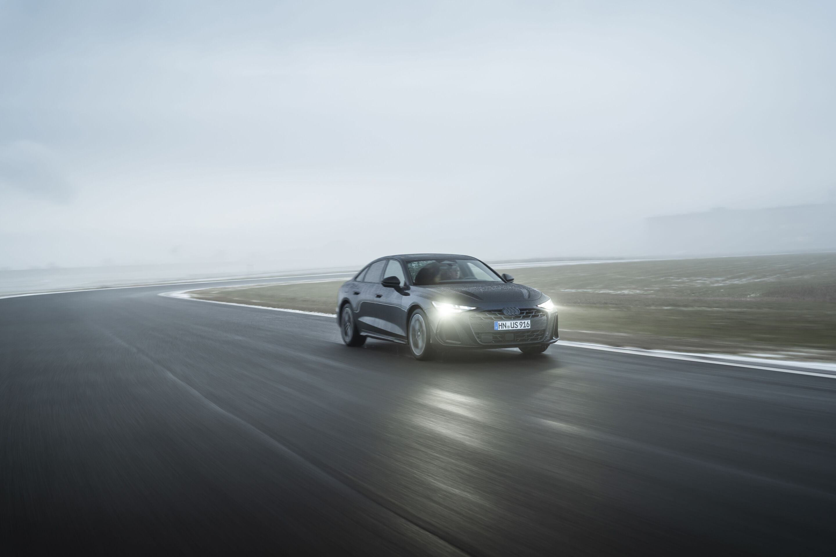 V6-Diesel-Motor für Audi Q5 und Audi A6 - Audi A6 mit neuem V6 TDI-Motor: 3,0 Liter Hubraum, 220 kW (299 PS) Leistung. Mild-Hybrid-Technologie mit elektrisch angetriebenem Verdichter sorgt für schnelles Ansprechverhalten und hohe Effizienz.