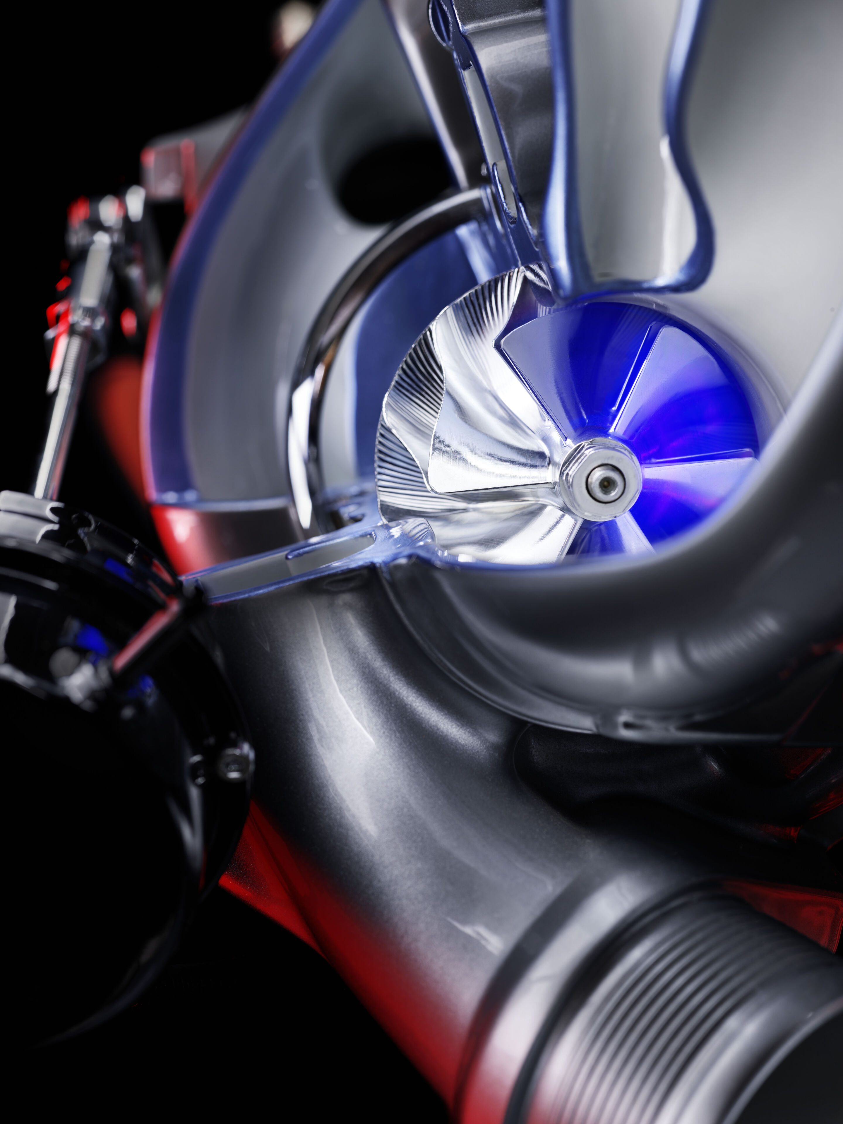 Audi 2.5 TFSI five-cylinder - Compressor wheel inside the turbocharger in section – optimized geometry for maximum efficiency