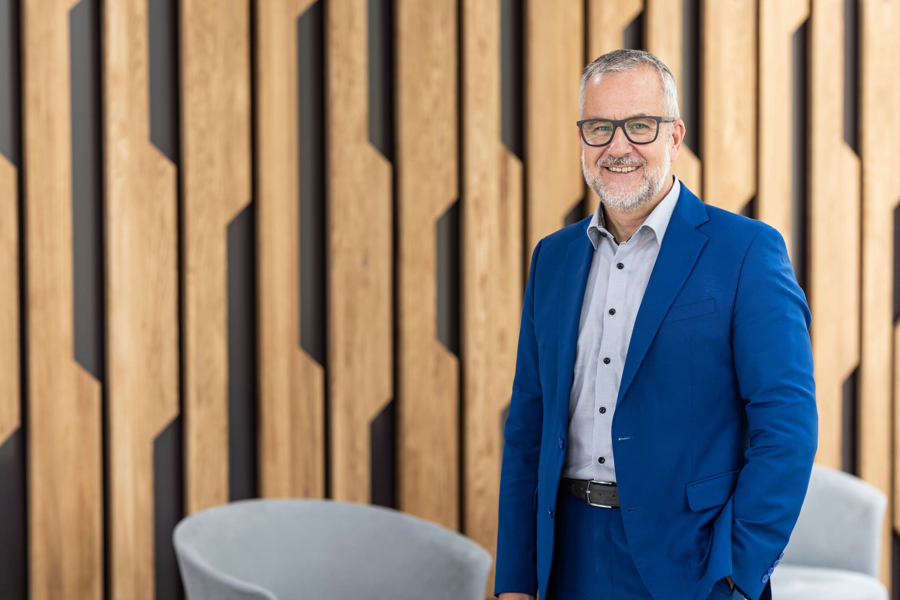 Leadership change at Audi Communications - Dirk Arnold is retiring as scheduled and at his own request after more than 17 years at Audi.
