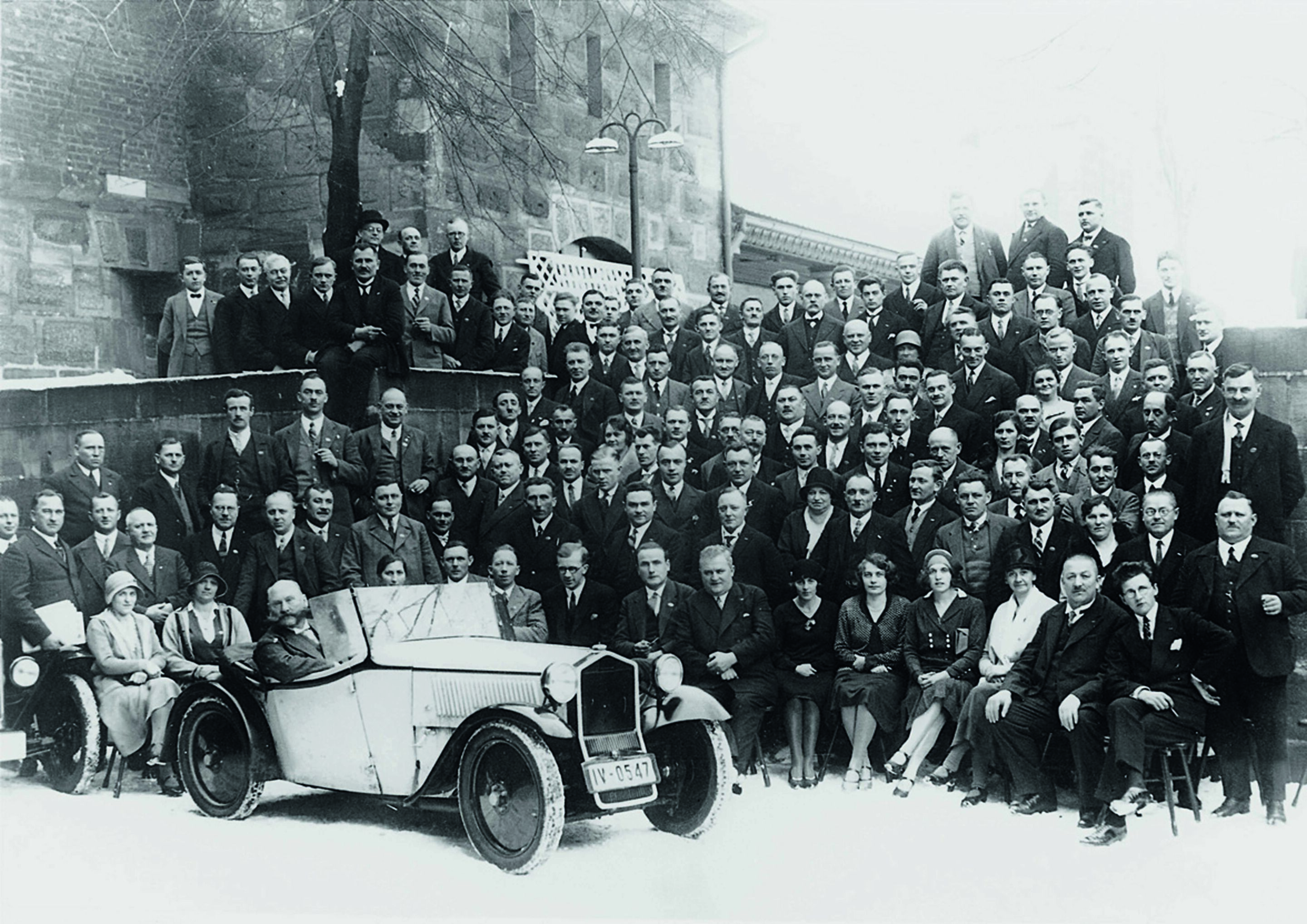 Jubiläumsmagazin Historie - Der DKW Front feierte sein Debüt 1931, hier bei einer Händlertagung