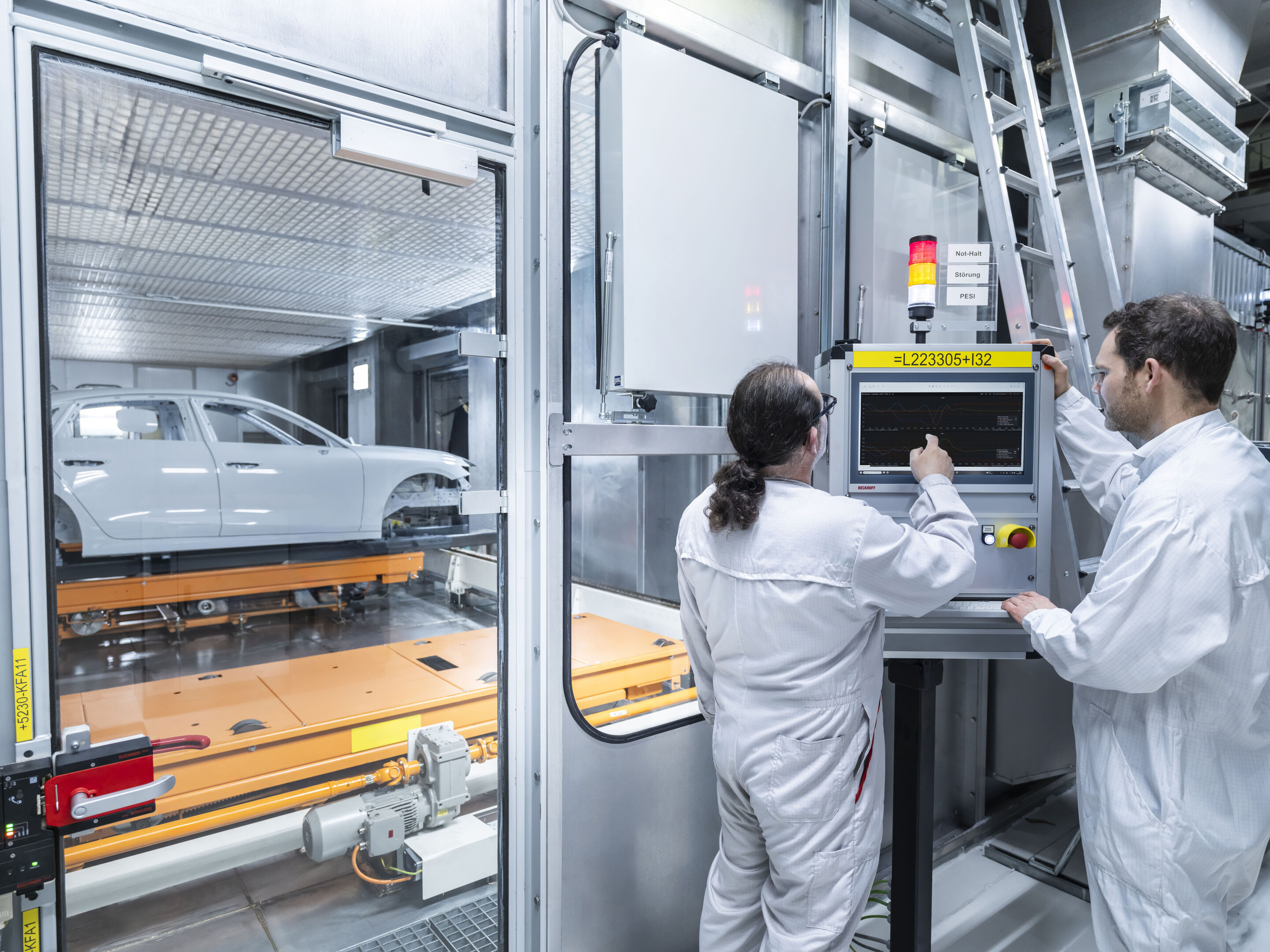 Audi beschleunigt den Einsatz Künstlicher Intelligenz in der Produktion - Bis Sommer 2026 testet Audi, wie viel Energie sich durch die KI-gestützte Trocknersteuerung in der Lackiererei am Standort Neckarsulm einsparen lässt.