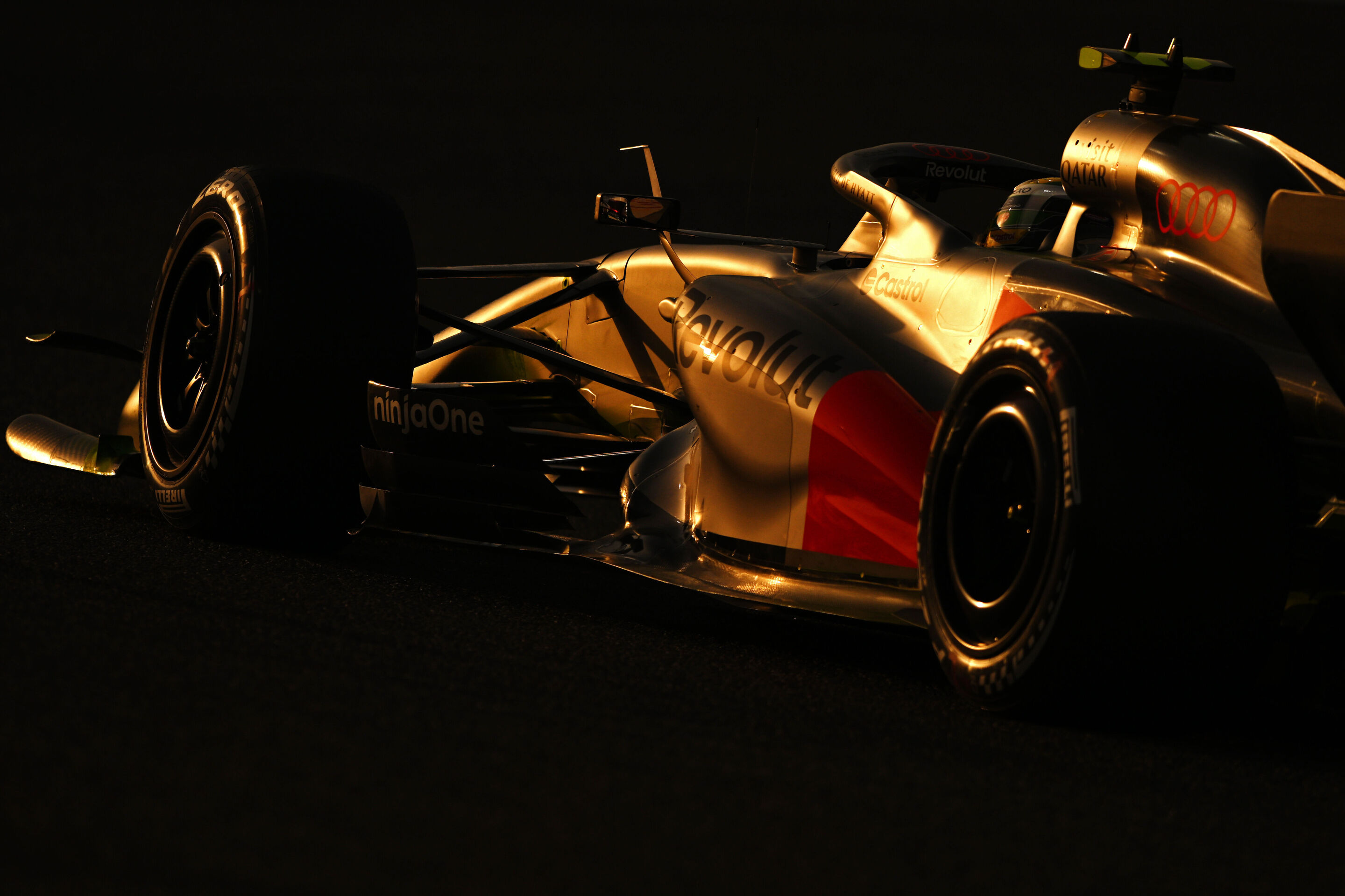Audi Revolut F1 Team: Testfahrten Bahrain - Audi R26