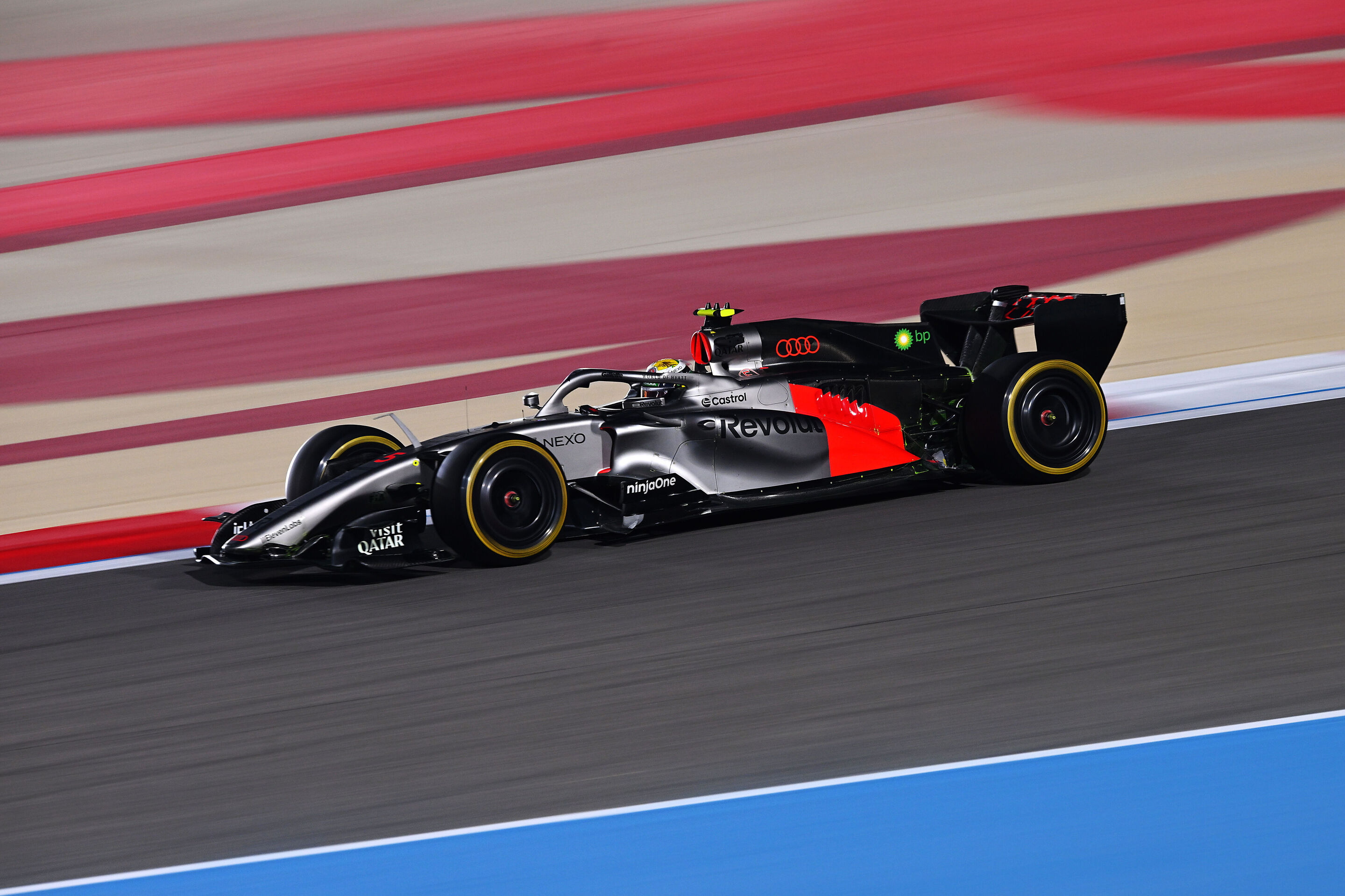 Audi Revolut F1 Team: Testfahrten Bahrain - Audi R26
