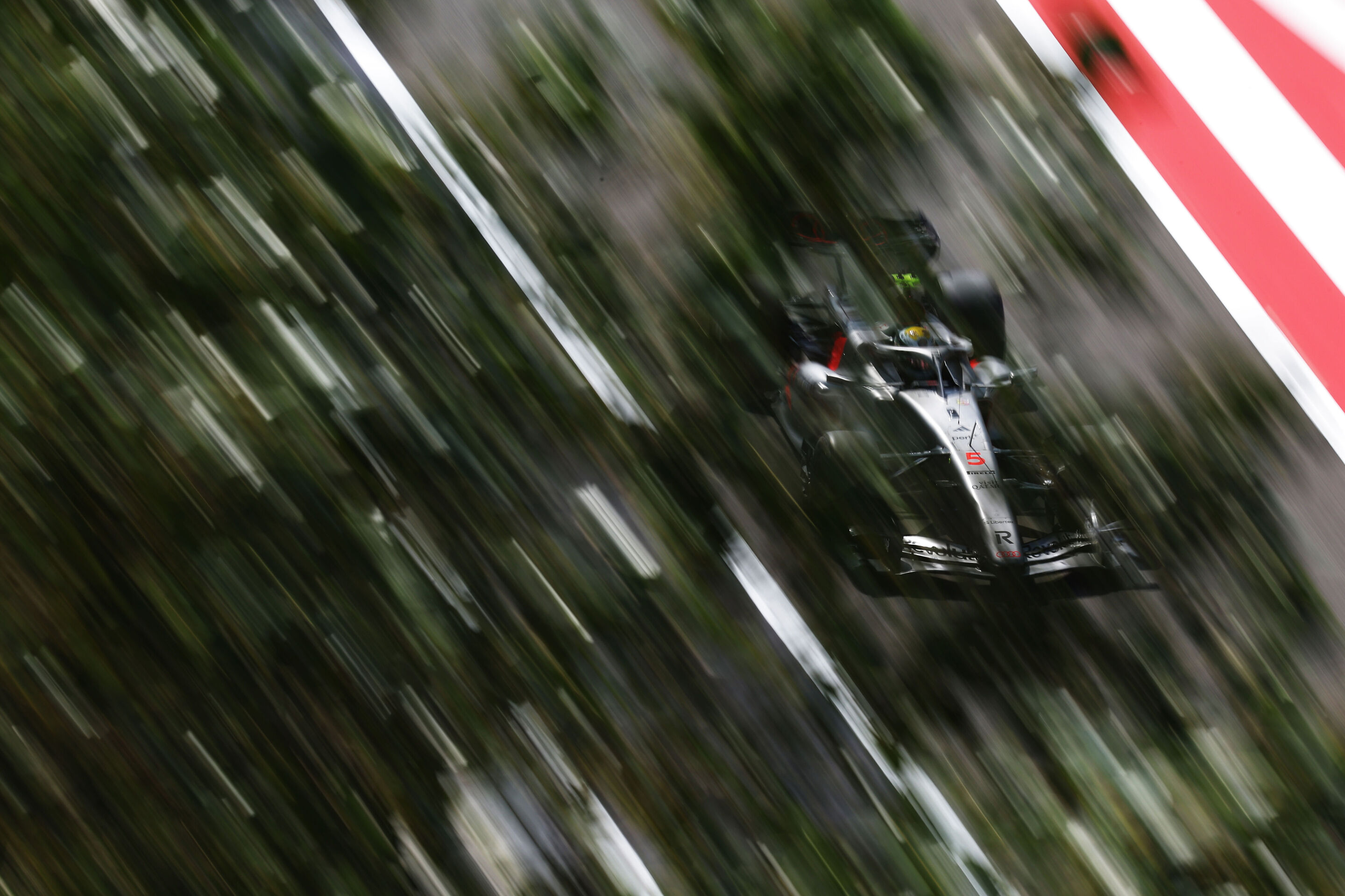 Audi Revolut F1 Team: Testfahrten Bahrain - Audi R26