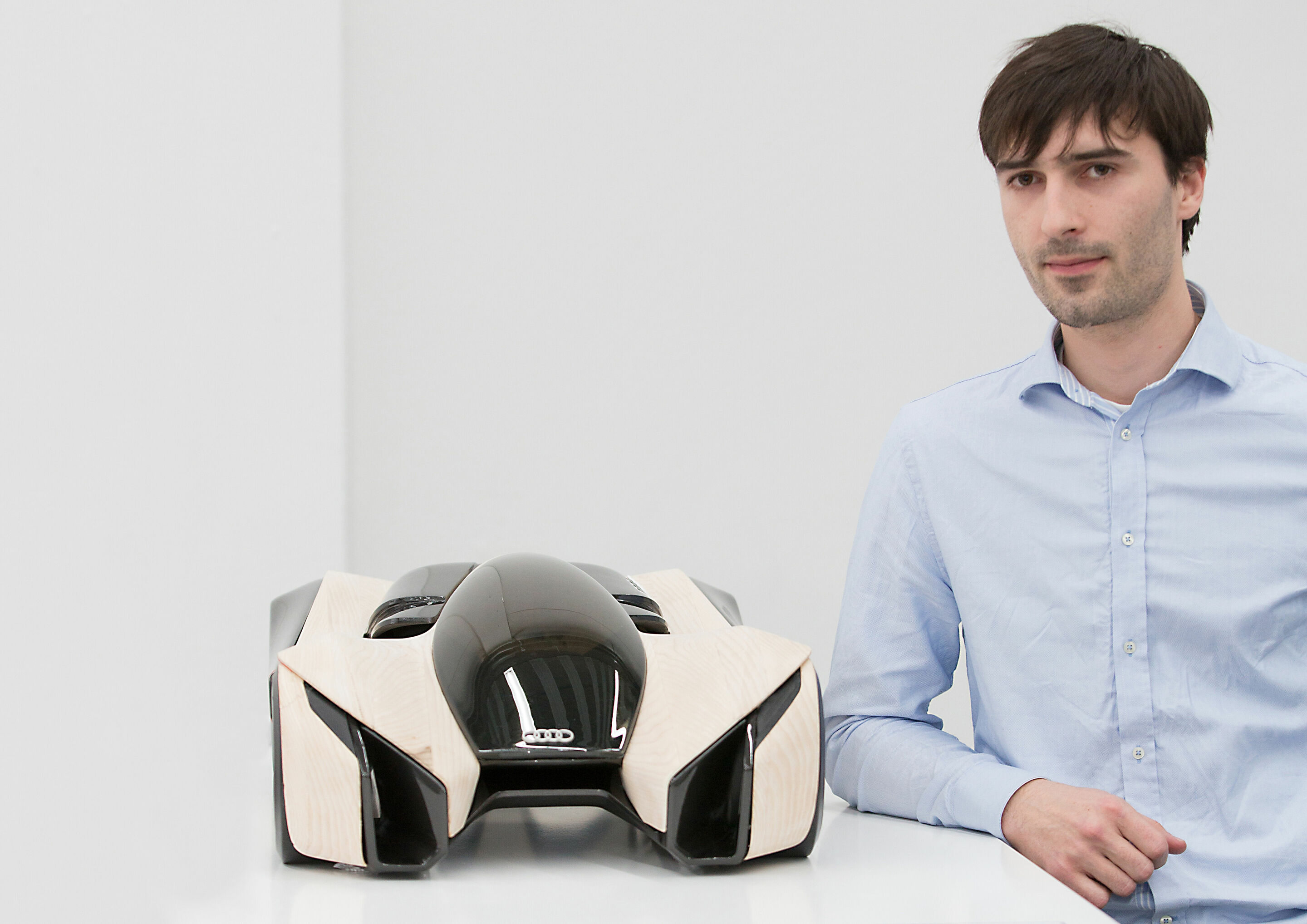 Hochschulen zu Gast bei Audi Design UNIverse - Der Designstudent Pavol Kirnág von der Academy of Fine Arts and Design aus Bratislava mit seinem Projekt „Wood Aerodynamics“ für die Hochschulkooperation mit Audi.