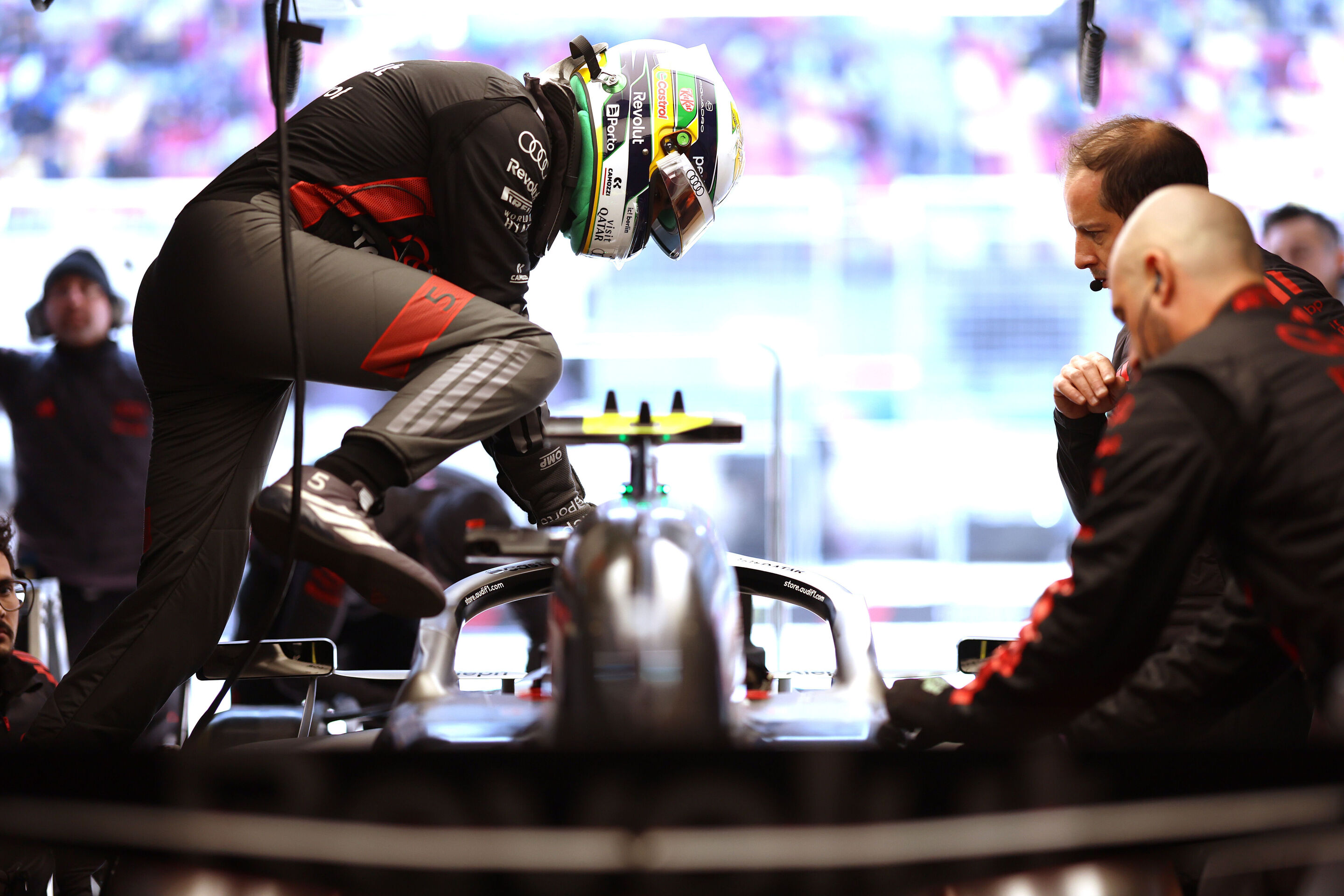 Audi Revolut F1 Team: Chinese Grand Prix - Gabriel Bortoleto