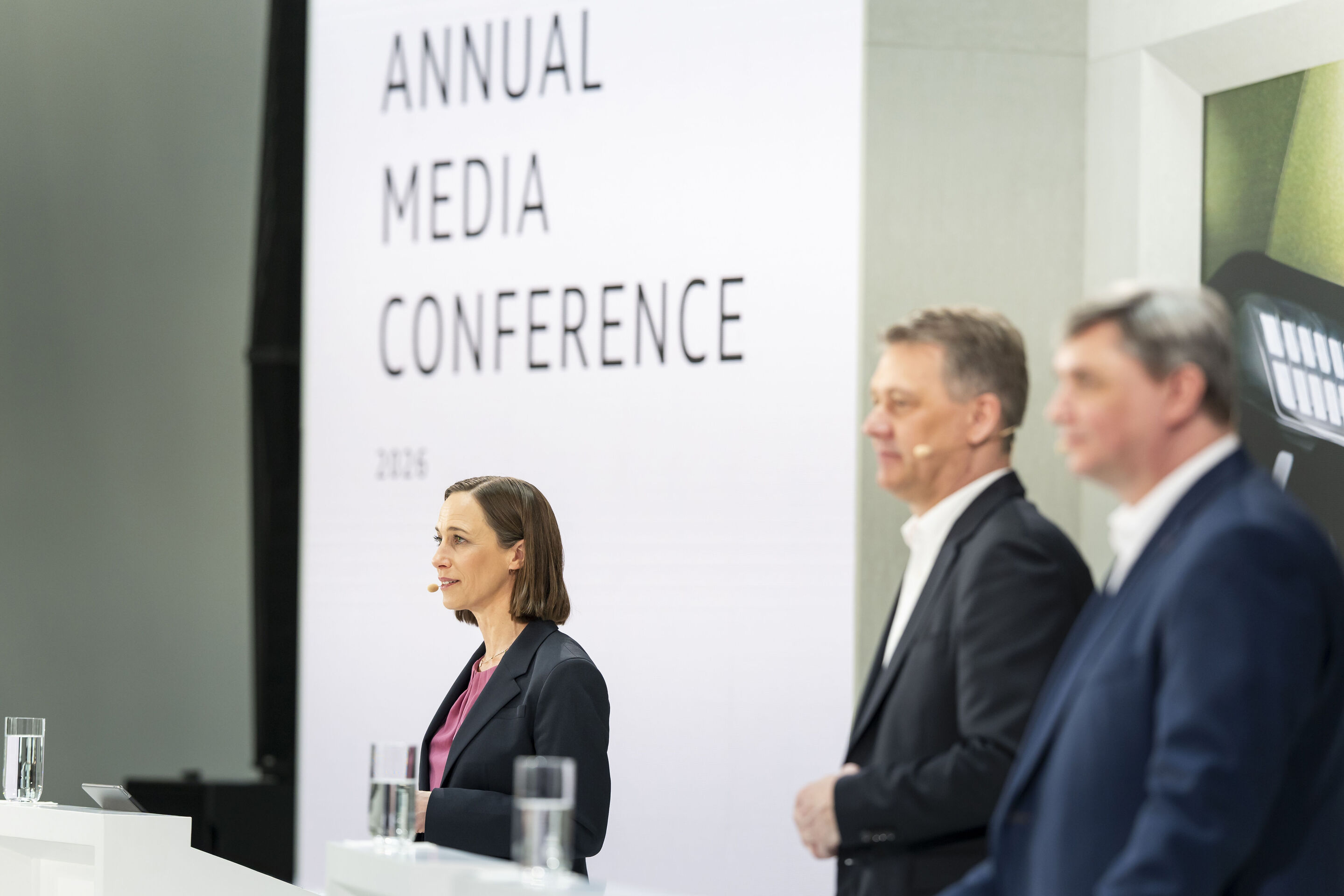 Audi Annual Media Conference 2026 - Carolin Strunz, Leiterin Globale Kommunikation und Corporate Affairs, Gernot Döllner, Vorsitzender des Vorstands, und Jürgen Rittersberger, Mitglied des Vorstands für Finanz, Recht und IT, bei der Audi Annual Media...