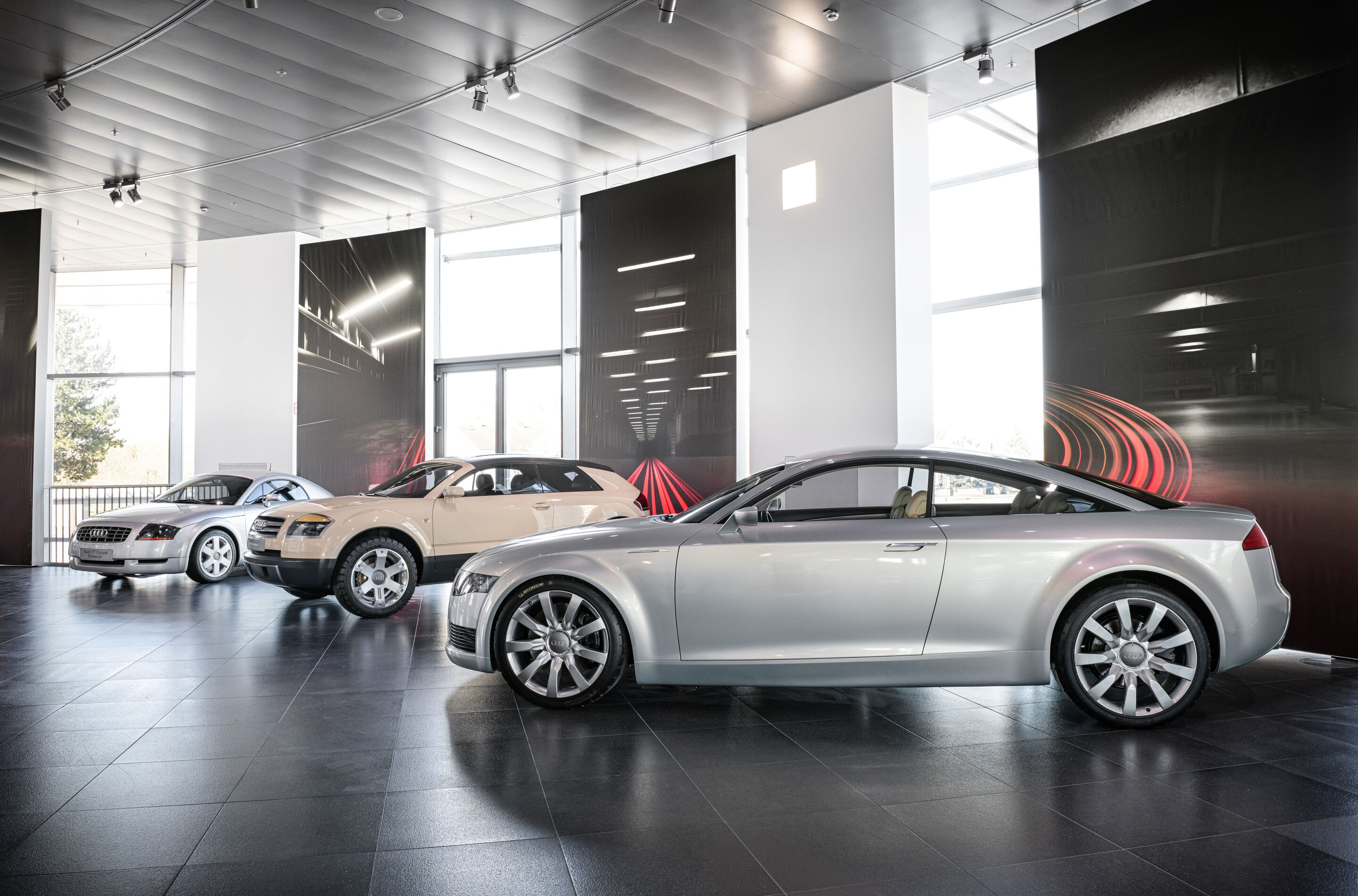 Audi museum mobile zeigt „Design Legenden“ - Von links im Bild: Audi TT Showcar (1995), Audi Steppenwolf (2000) und Audi Nuvolari quattro (2003).