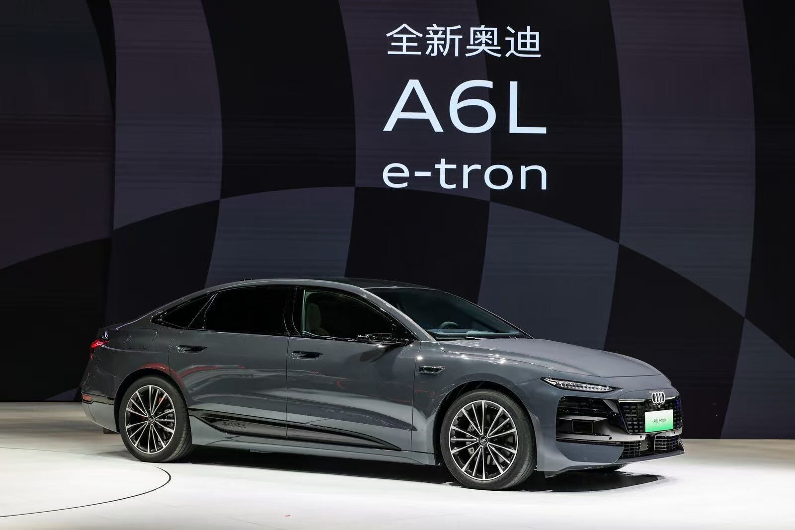Audi auf der Auto China 2026 - Audi und seine Joint-Venture-Partner FAW und SAIC zeigen auf der Auto China 2026 in Peking ihre aktuellsten Modelle. Im Bild: Audi A6L e-tron