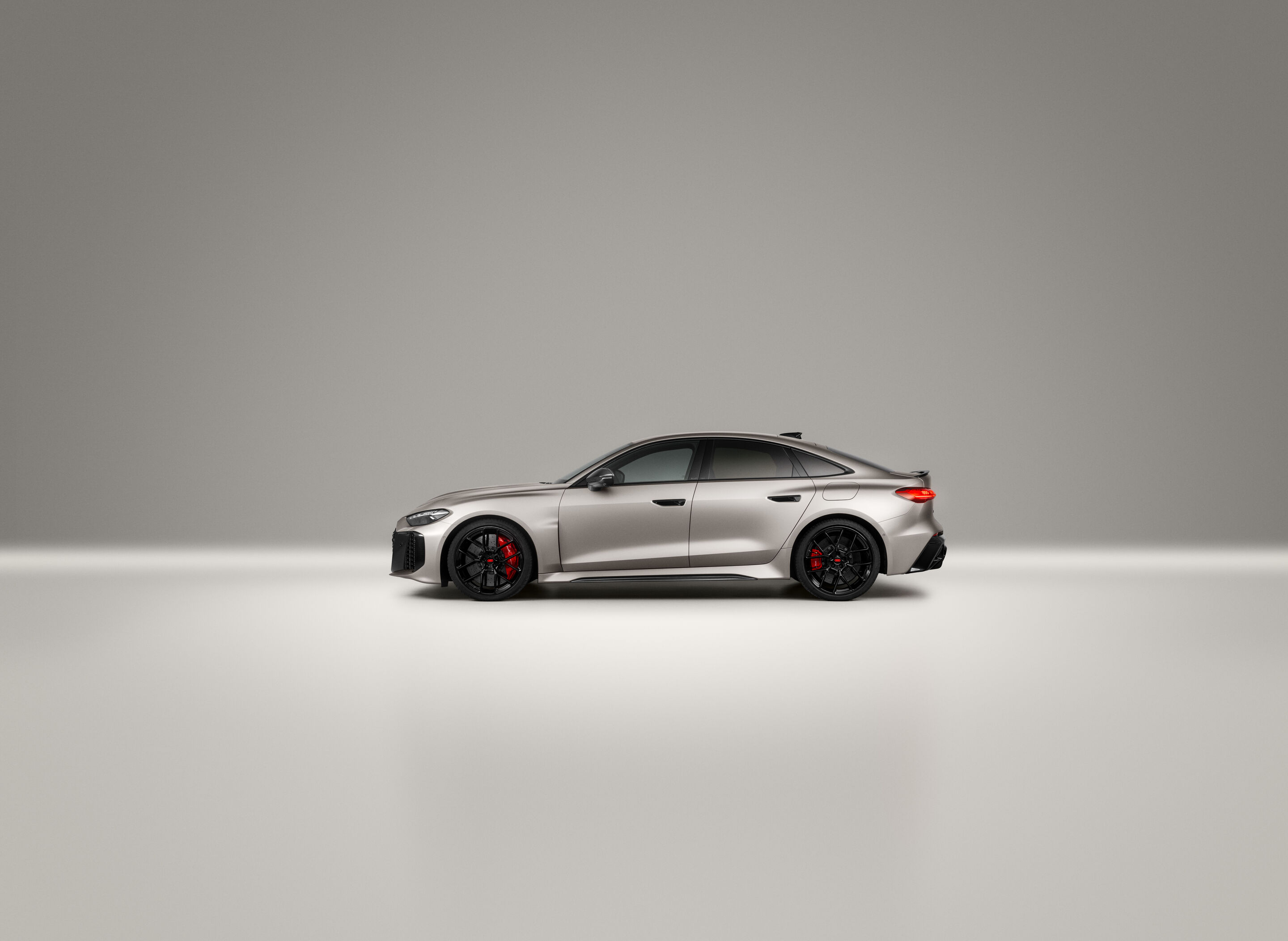 Audi RS 5: Debut as hot-lap car at Formula 1 - The Audi RS 5 makes its debut at the Formula 1 Miami Grand Prix as a car for the F1® Pirelli Hot Laps