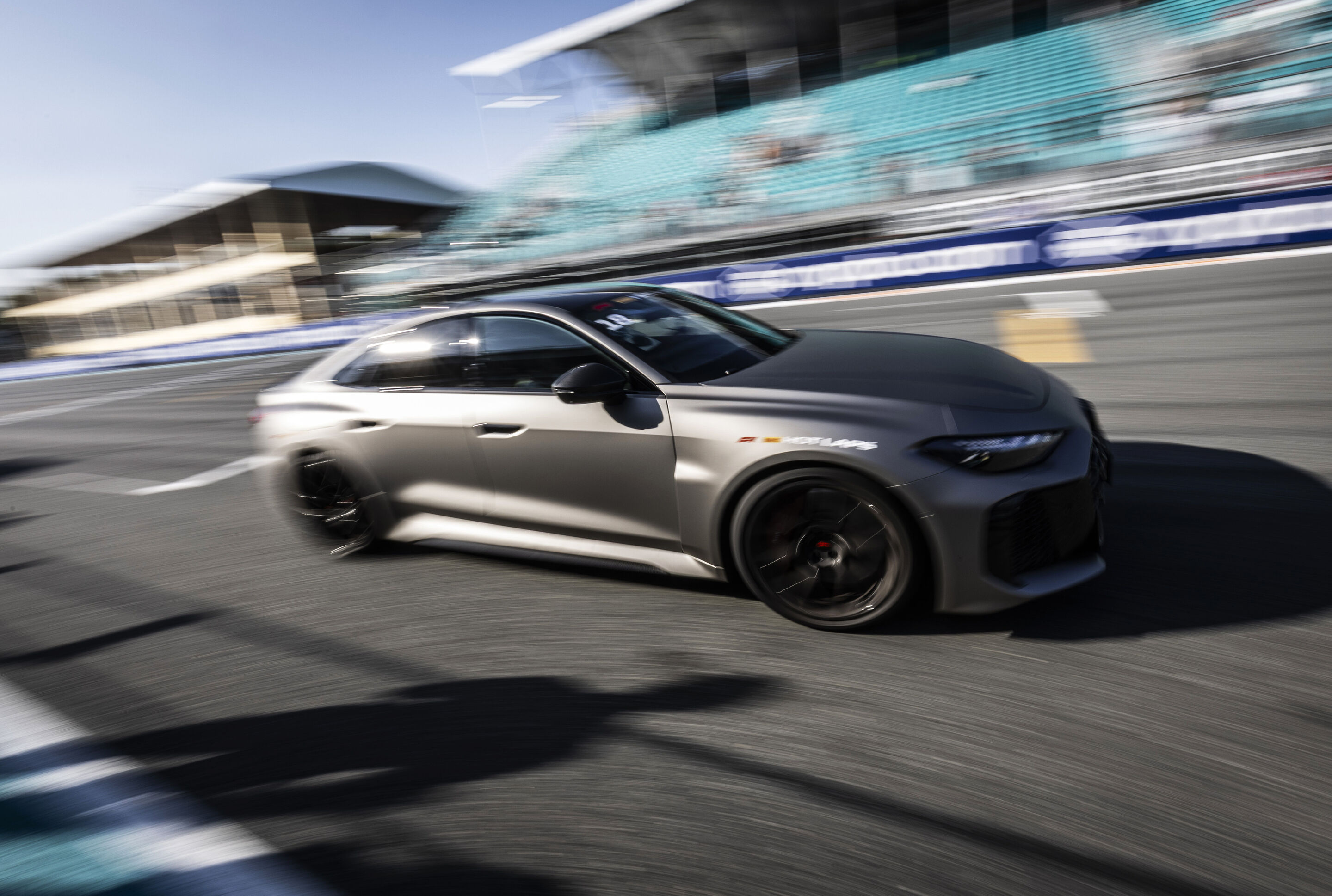 Audi RS 5: Premiere als Hot-Lap-Auto bei der Formel 1 - Der Audi RS 5 feierte beim F1 Grand Prix in Miami seine Premiere als Fahrzeug für die F1® Pirelli Hot Laps im Rahmenprogramm der Formel 1