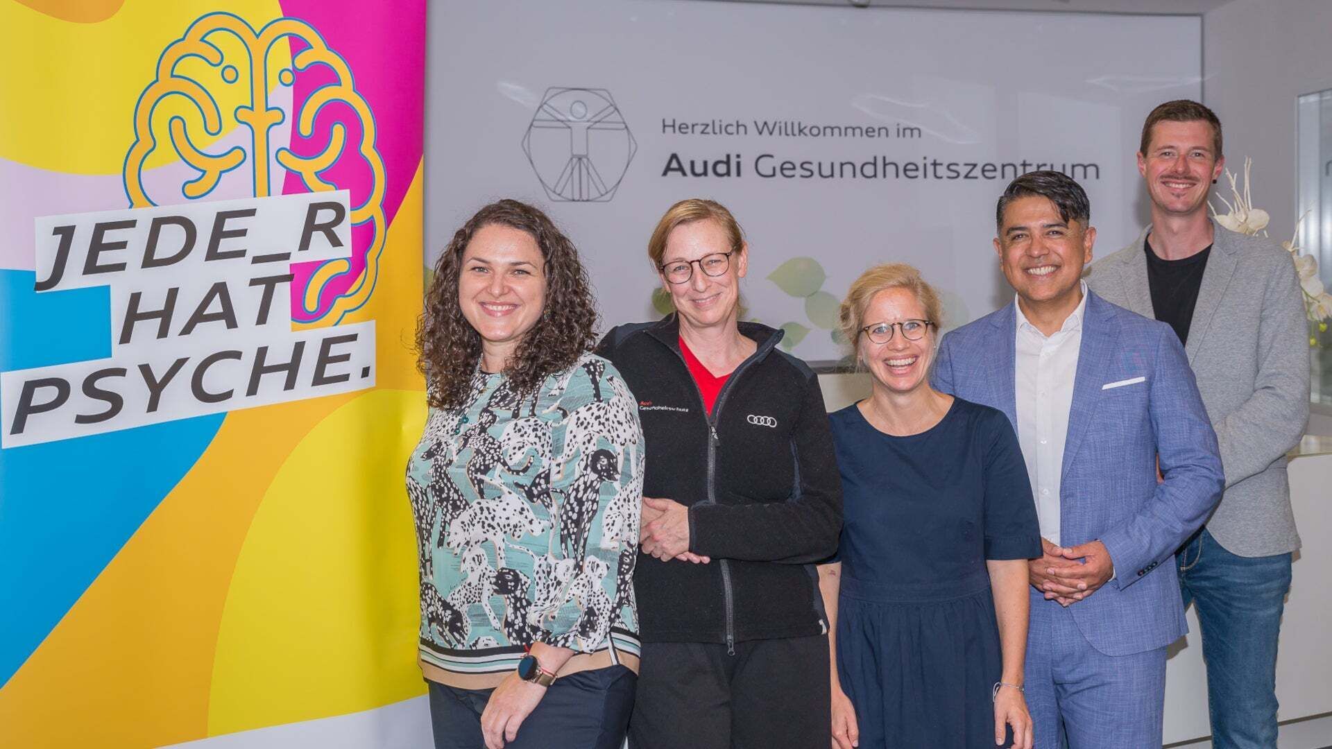 The Audi Healthcare team. Nora Hinz, Julia Koerner, Elena Bierwirth, Luis Escobar Pinzon, Oliver Stubenvoll - AUDI AG has launched numerous initiatives to improve the mental health of its employees. The focus is on the campaign “Everyone has a psyche....