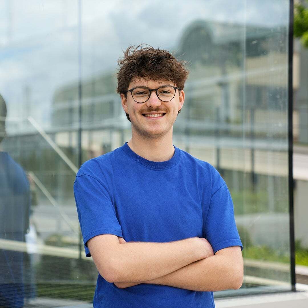 Jost Leiße laughs into the camera