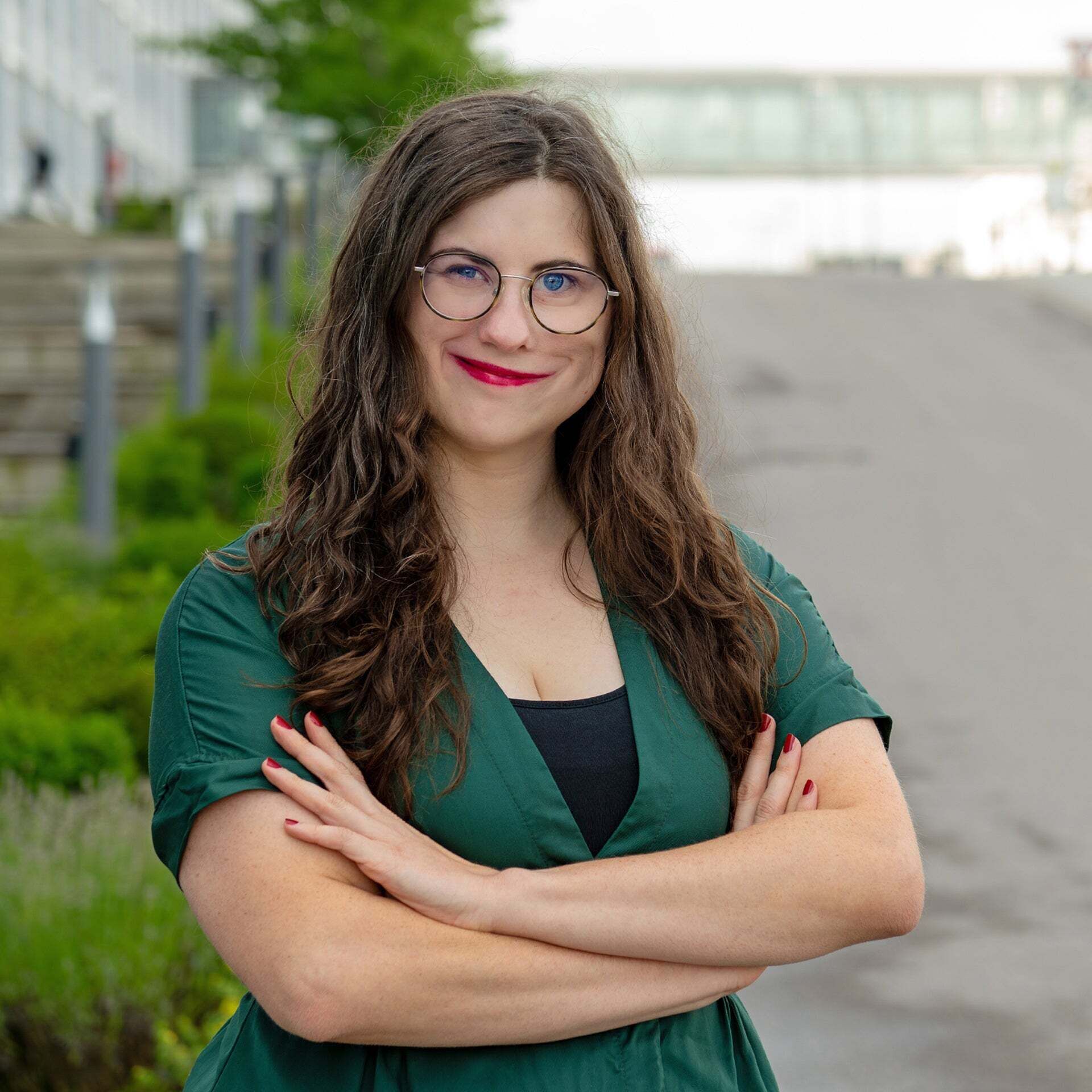Julia Huber lächelt in die Kamera