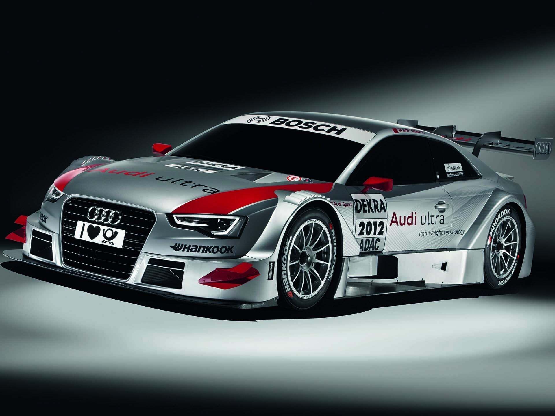 Studiofoto des Audi A5 DTM vor der DTM-Saison 2012.