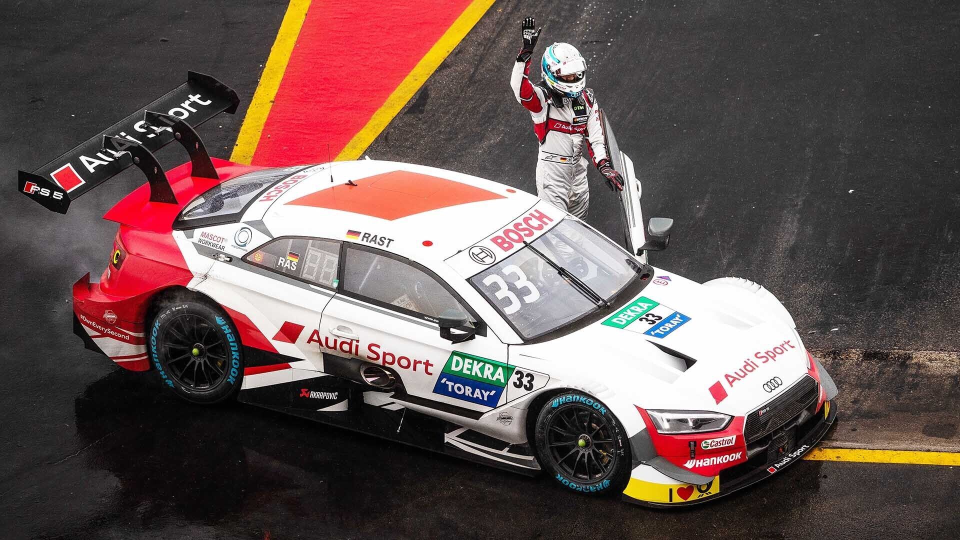 Foto von René Rast, der seinen DTM-Titel in Hockenheim 2019 feiert.